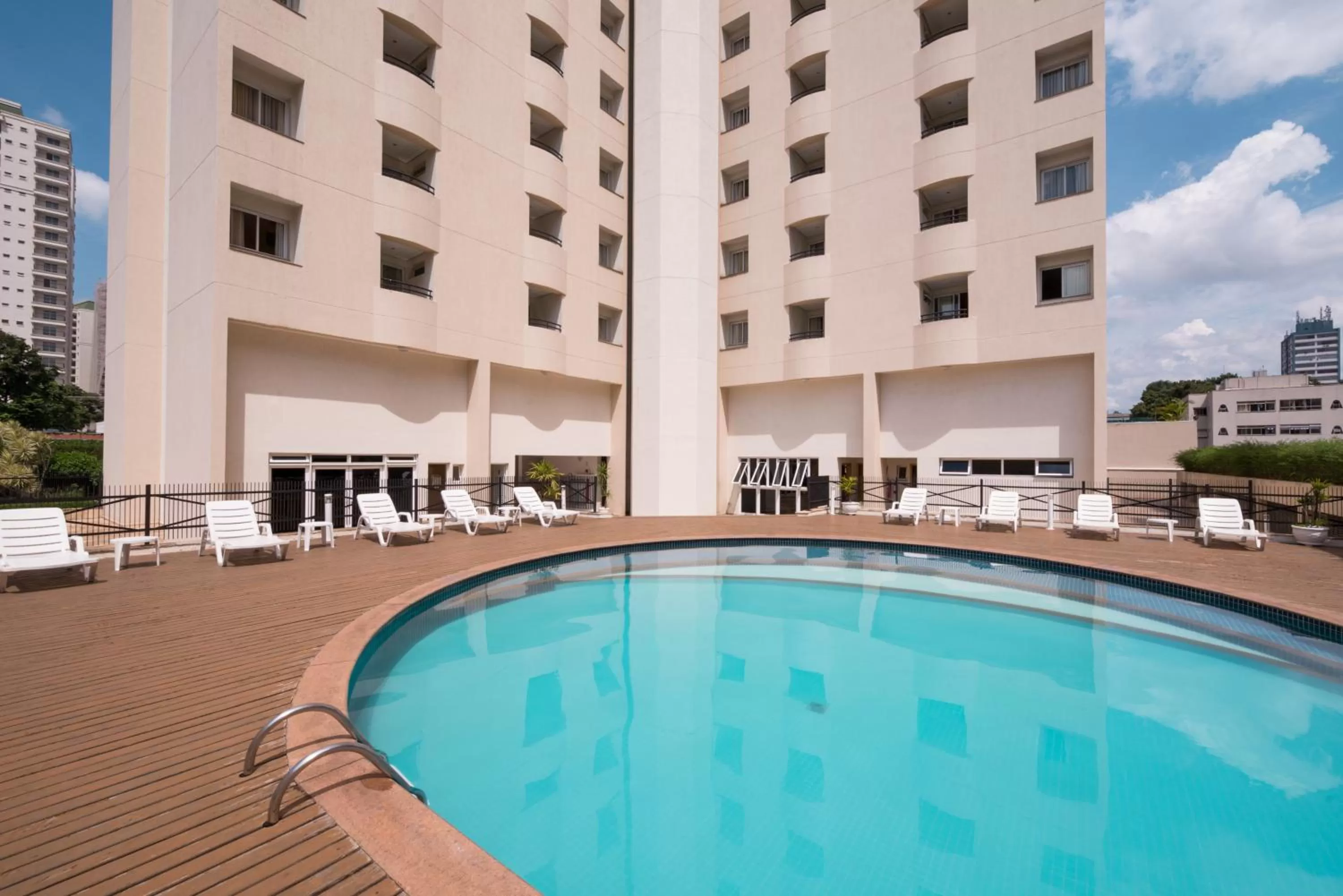 Swimming pool in Blue Tree Towers All Suites Santo André
