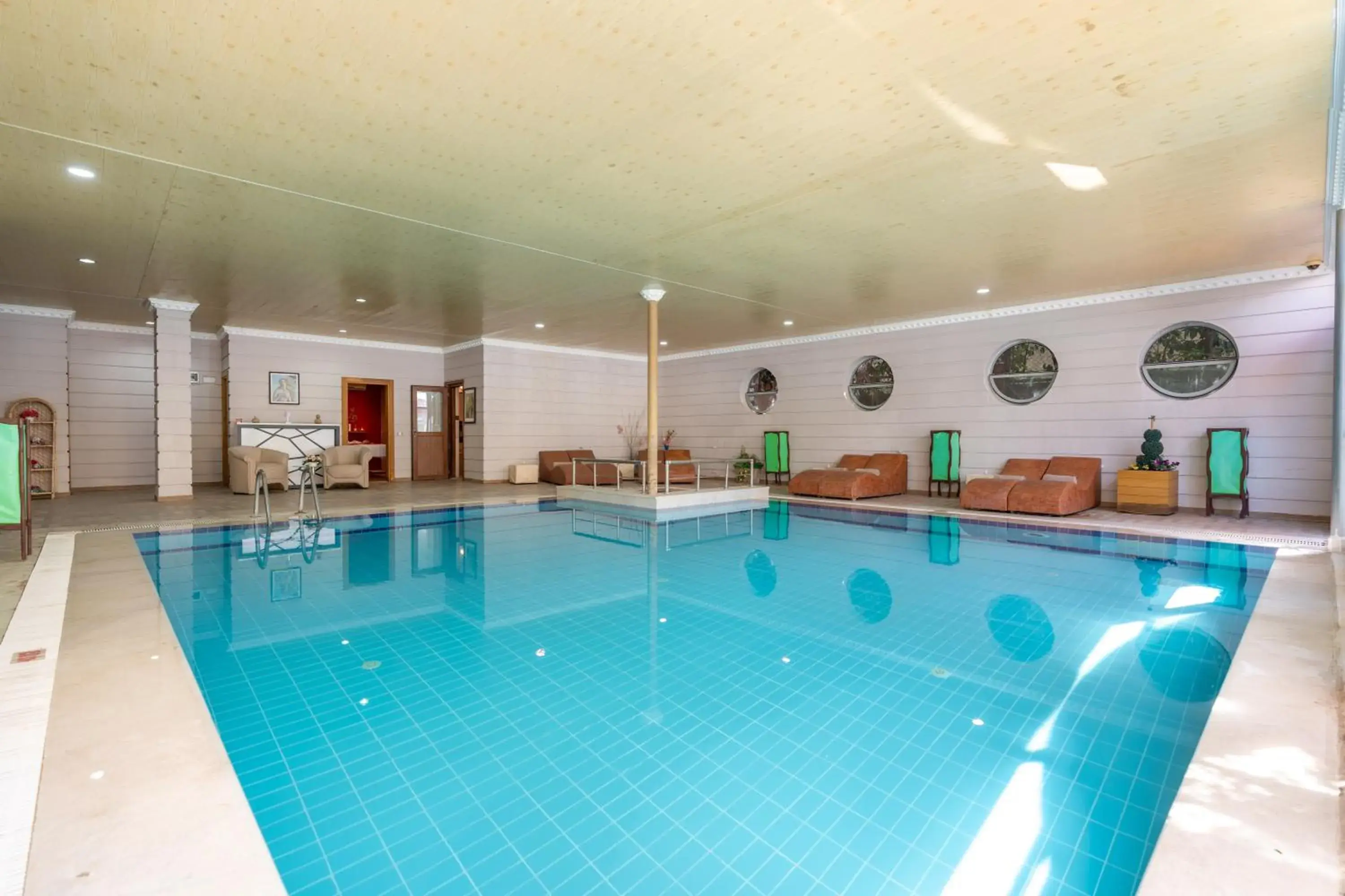 Pool view, Swimming Pool in Grand Viking Hotel