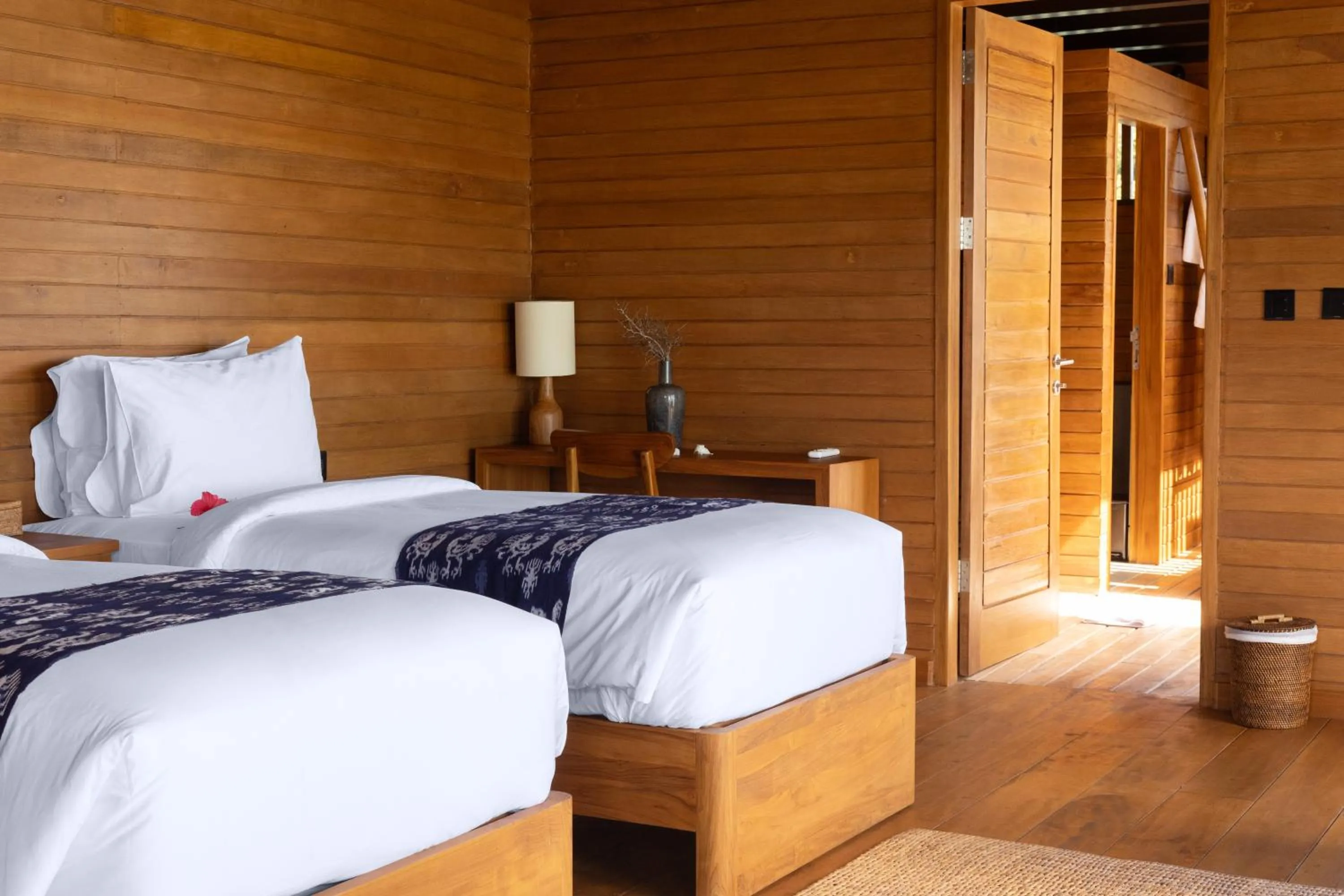 Photo of the whole room, Bed in Menjaga Bay