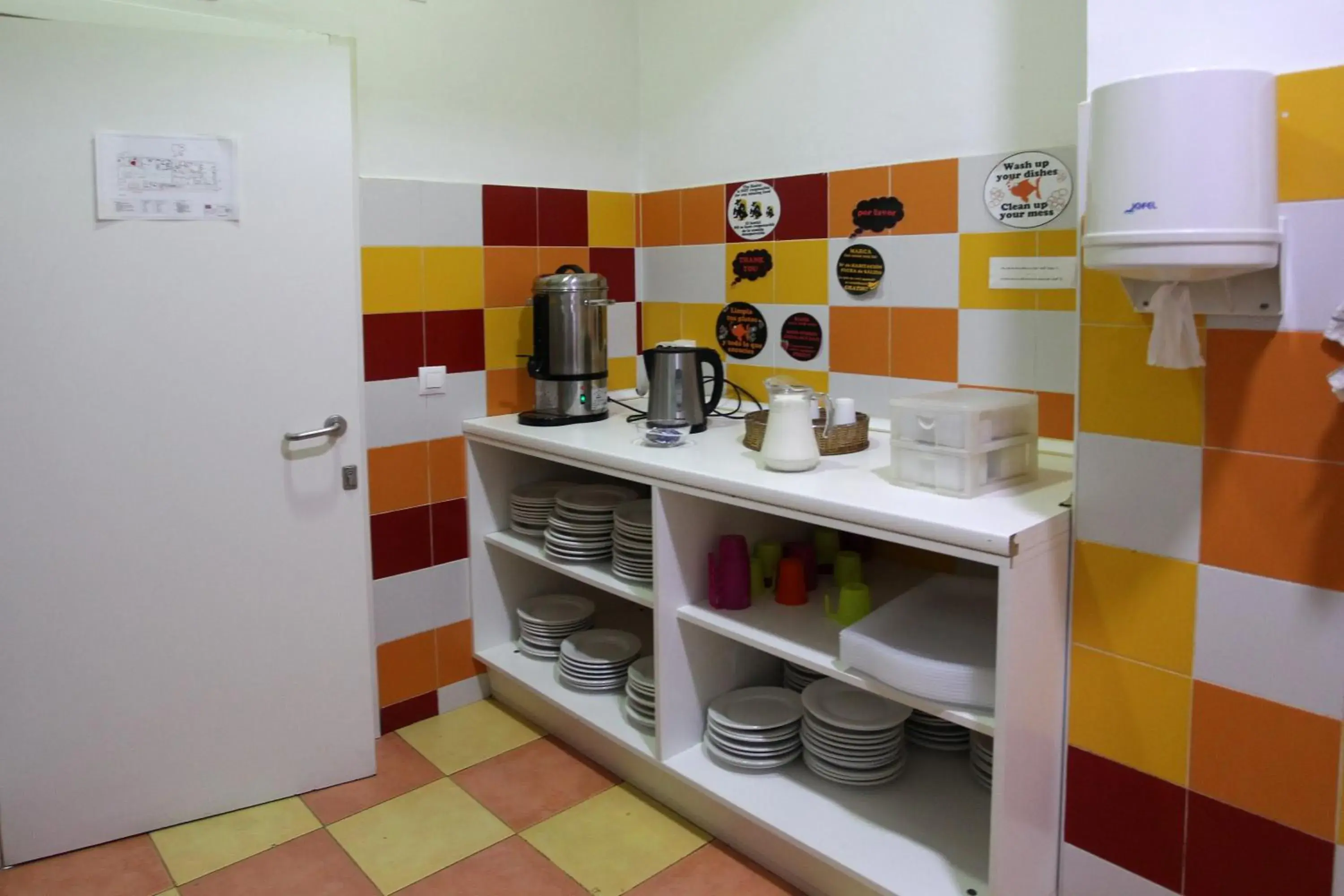 Kitchen or kitchenette, Kitchen/Kitchenette in Purple Nest Hostel