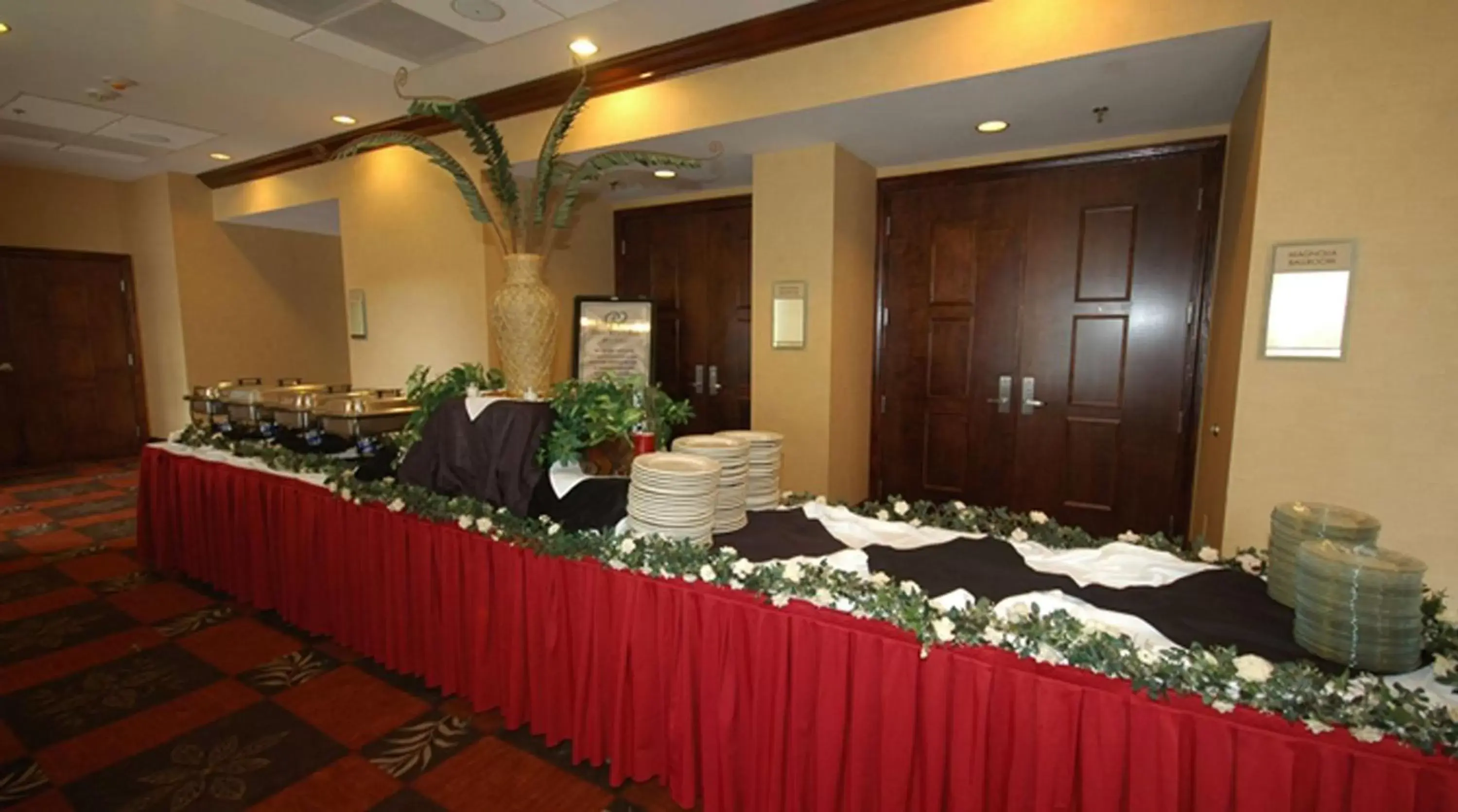 Dining area, Restaurant/Places to Eat in DoubleTree by Hilton Rocky Mount