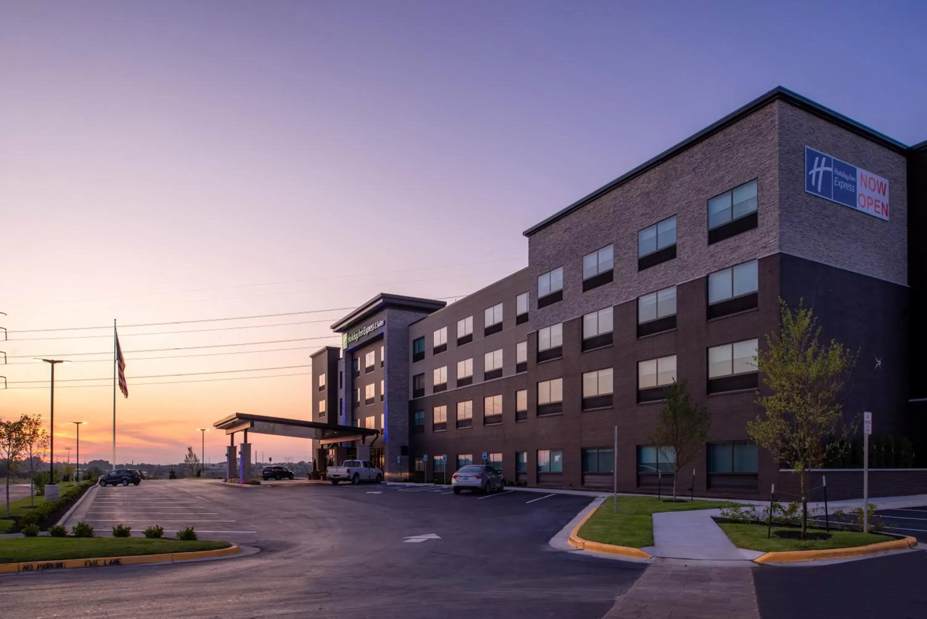 Property Building in Holiday Inn Express & Suites - Olathe West, an IHG Hotel