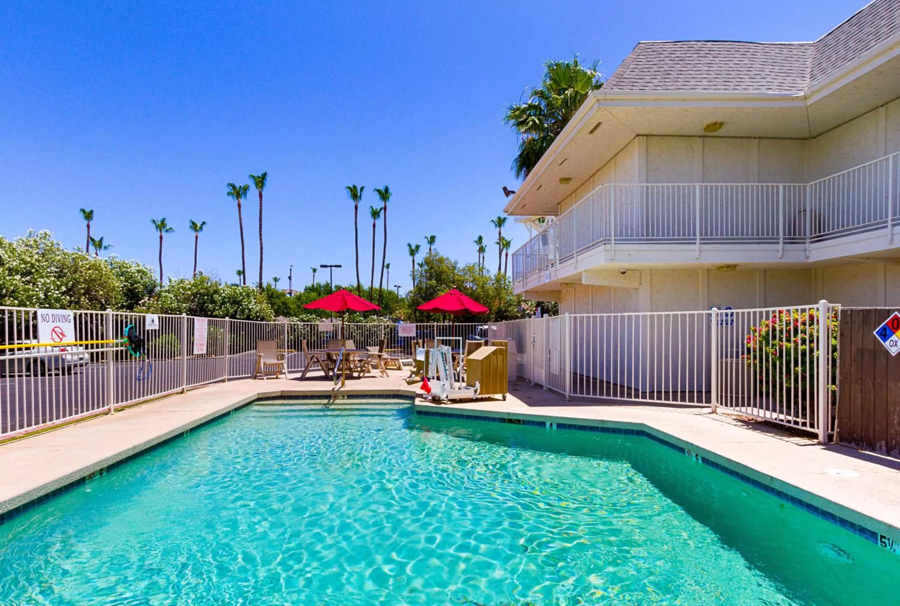 Day in Motel 6-Mesa, AZ - South