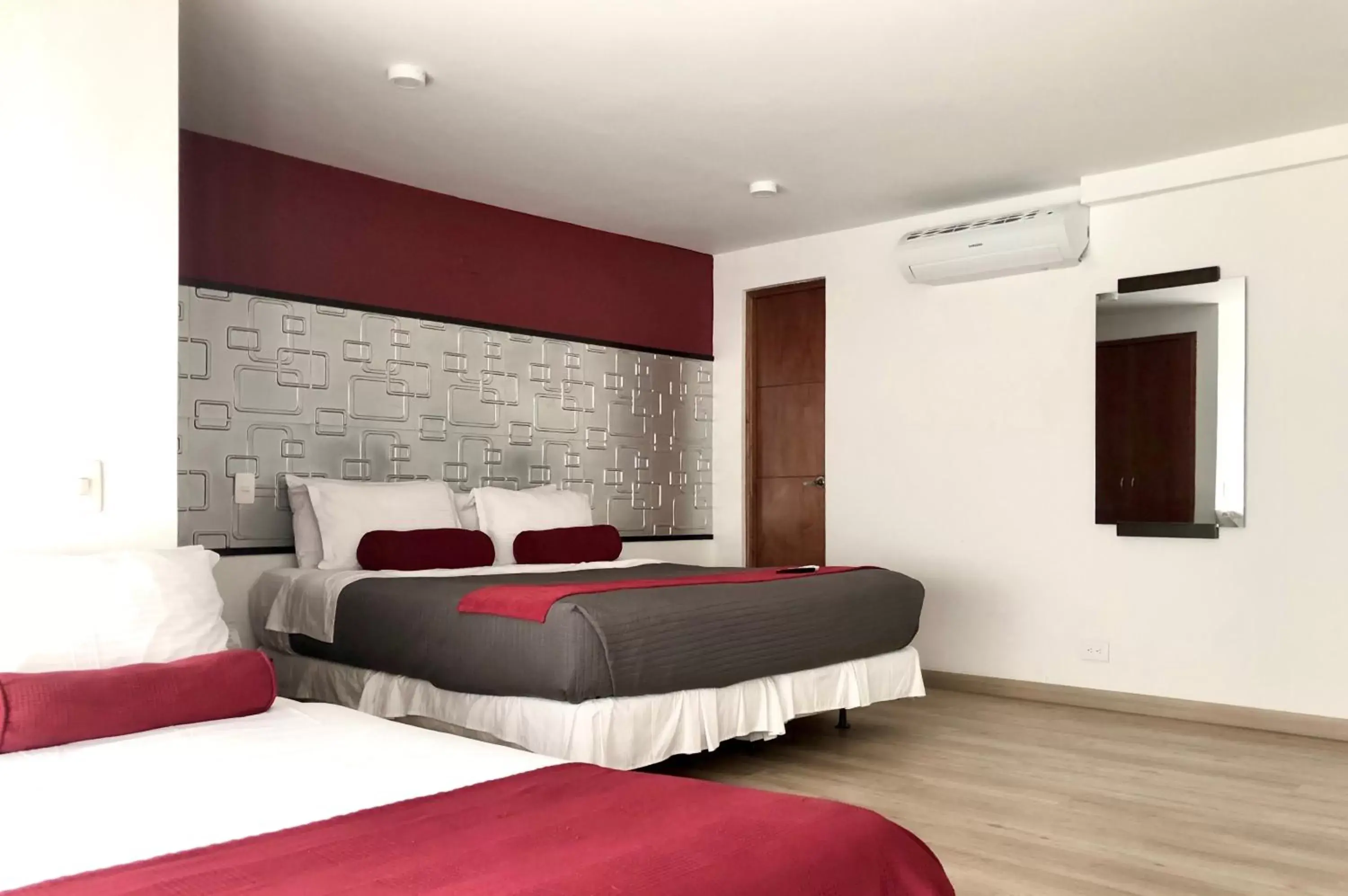Bedroom, Bed in Hotel Florencia Plaza