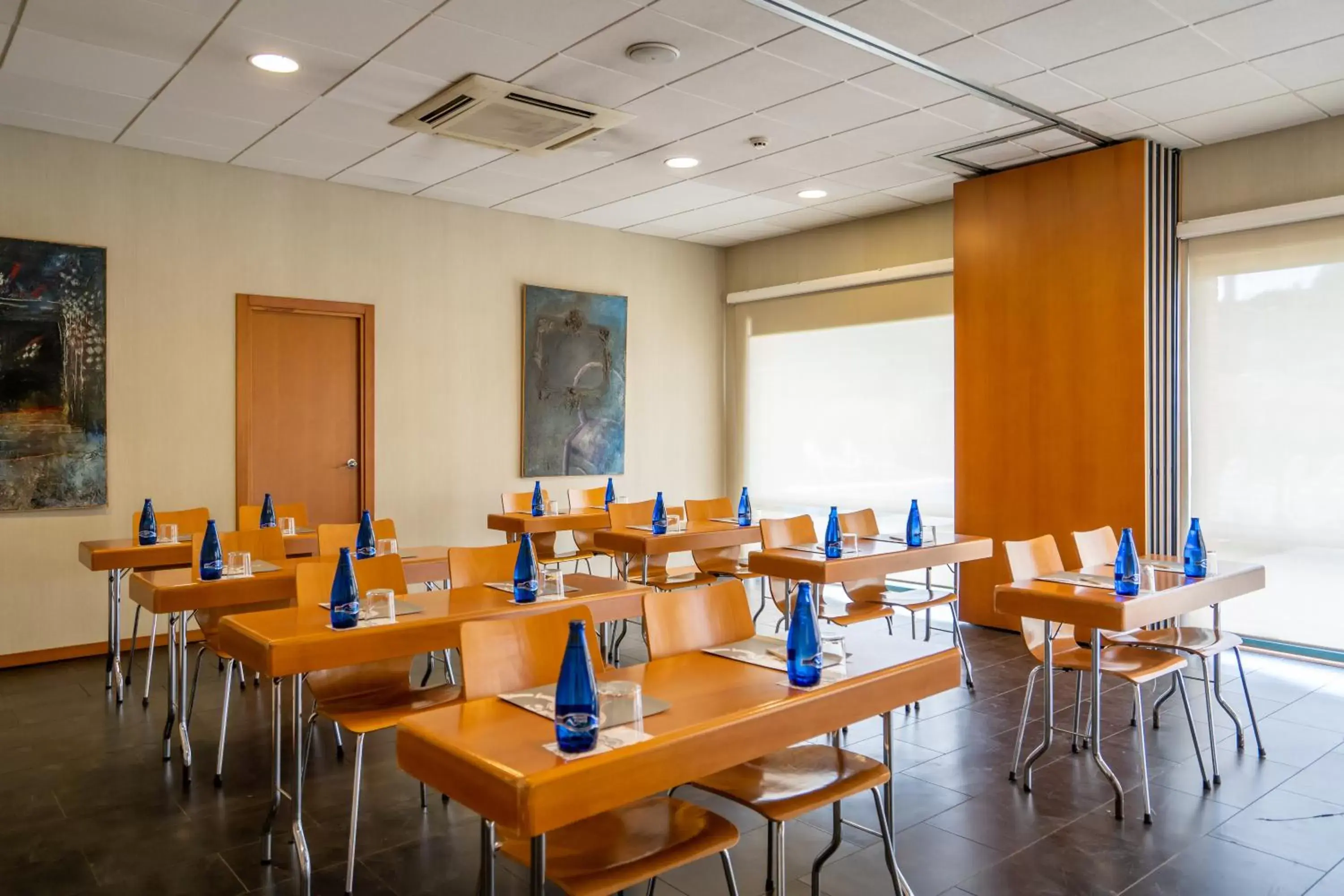 Meeting/conference room, Restaurant/Places to Eat in Posadas De España Paterna