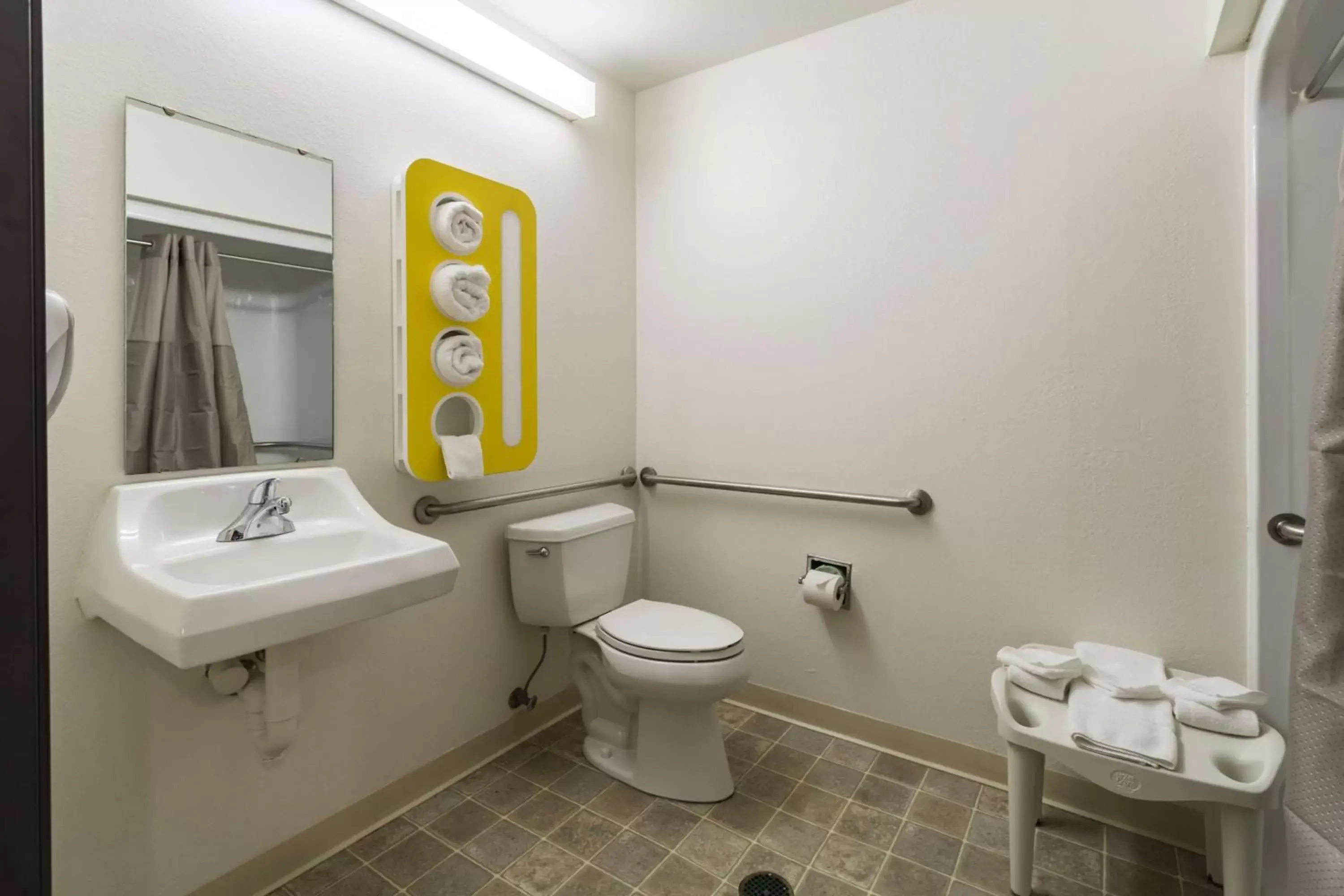 Shower, Bathroom in Motel 6-Huron, OH - Sandusky