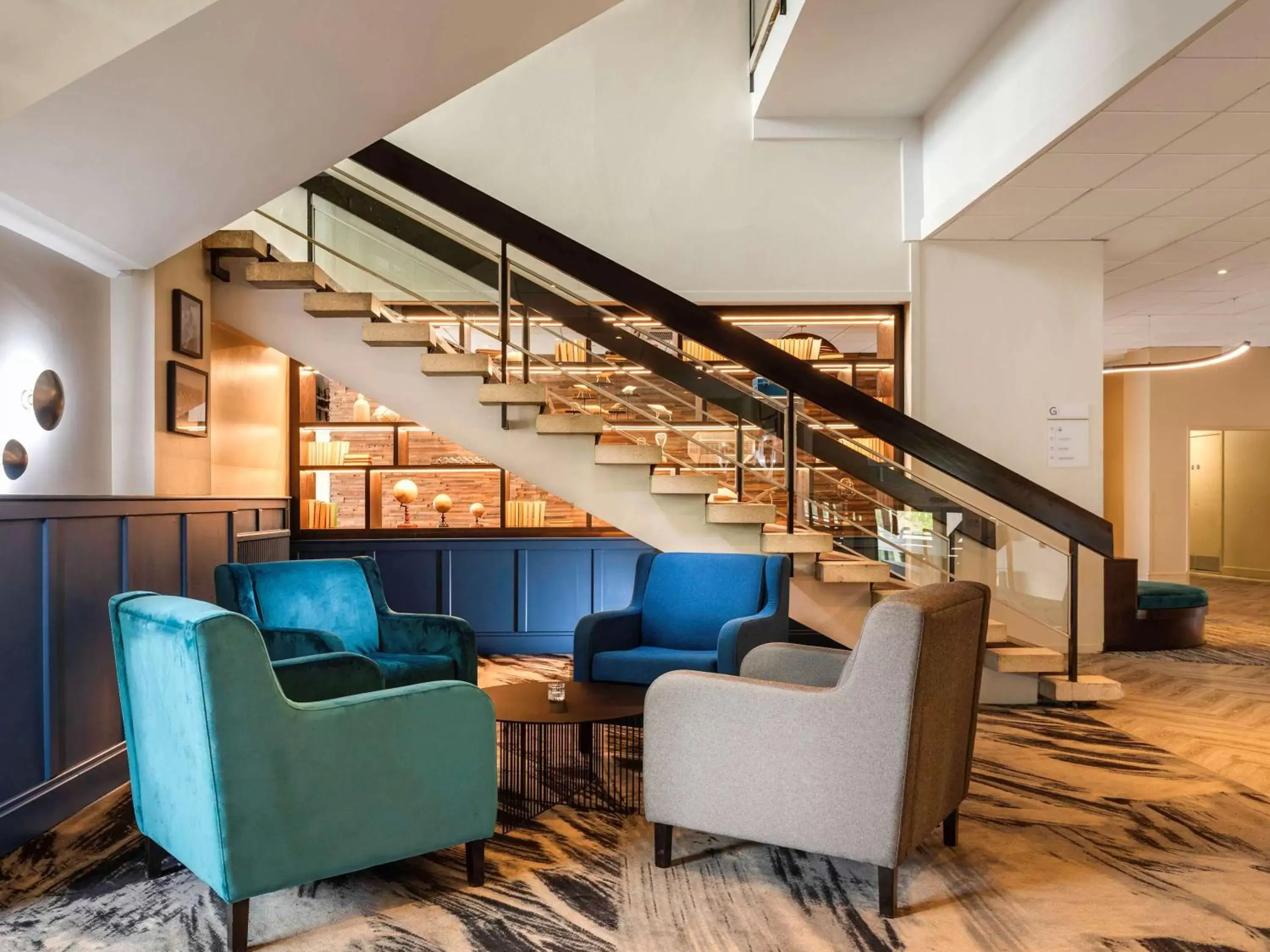 Property building, Seating Area in Mercure Bedford Centre Hotel