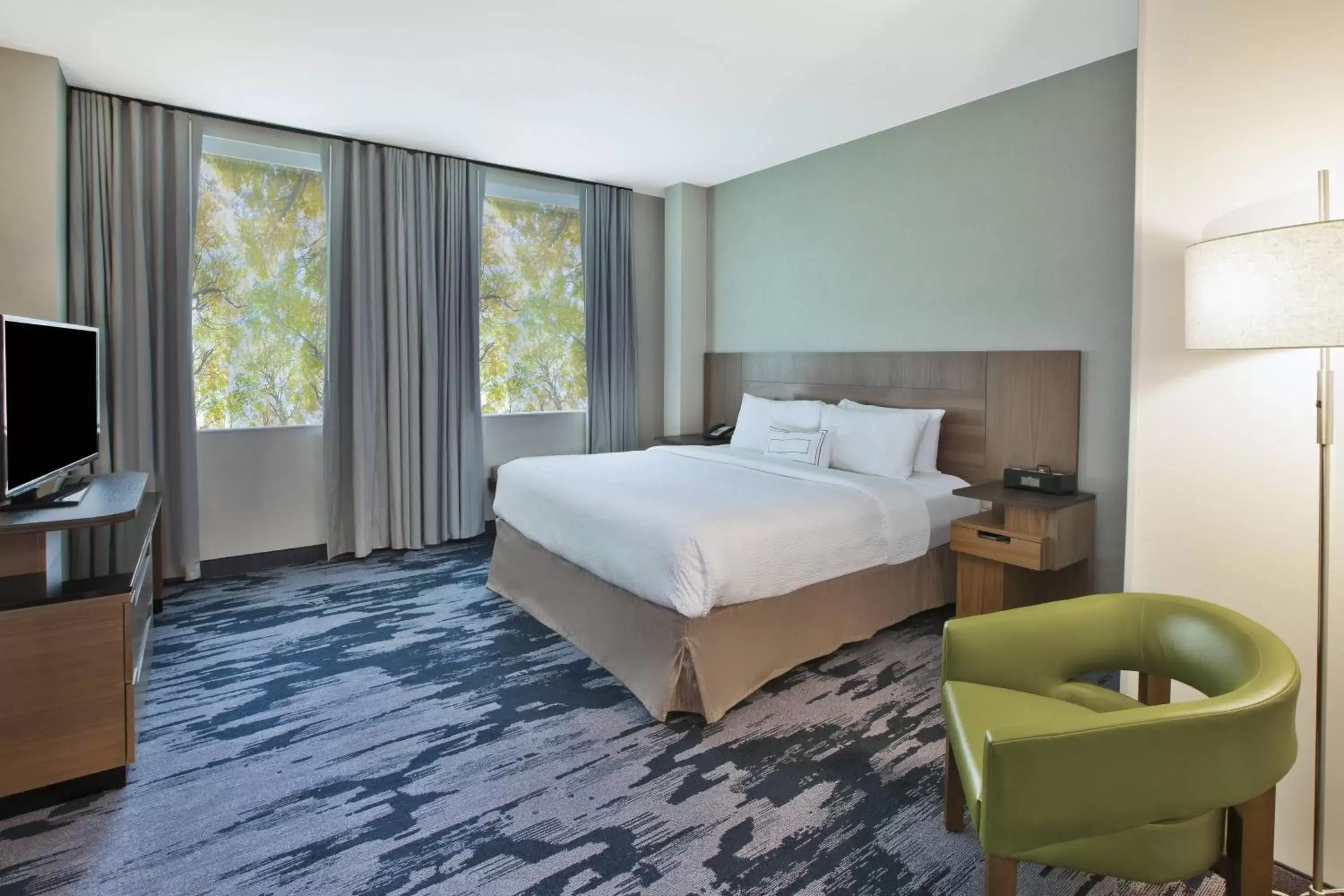 Bedroom, Bed in Fairfield Inn & Suites by Marriott Milwaukee Downtown
