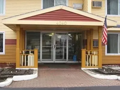 Facade/entrance in Regency Inn & Suites Faribault