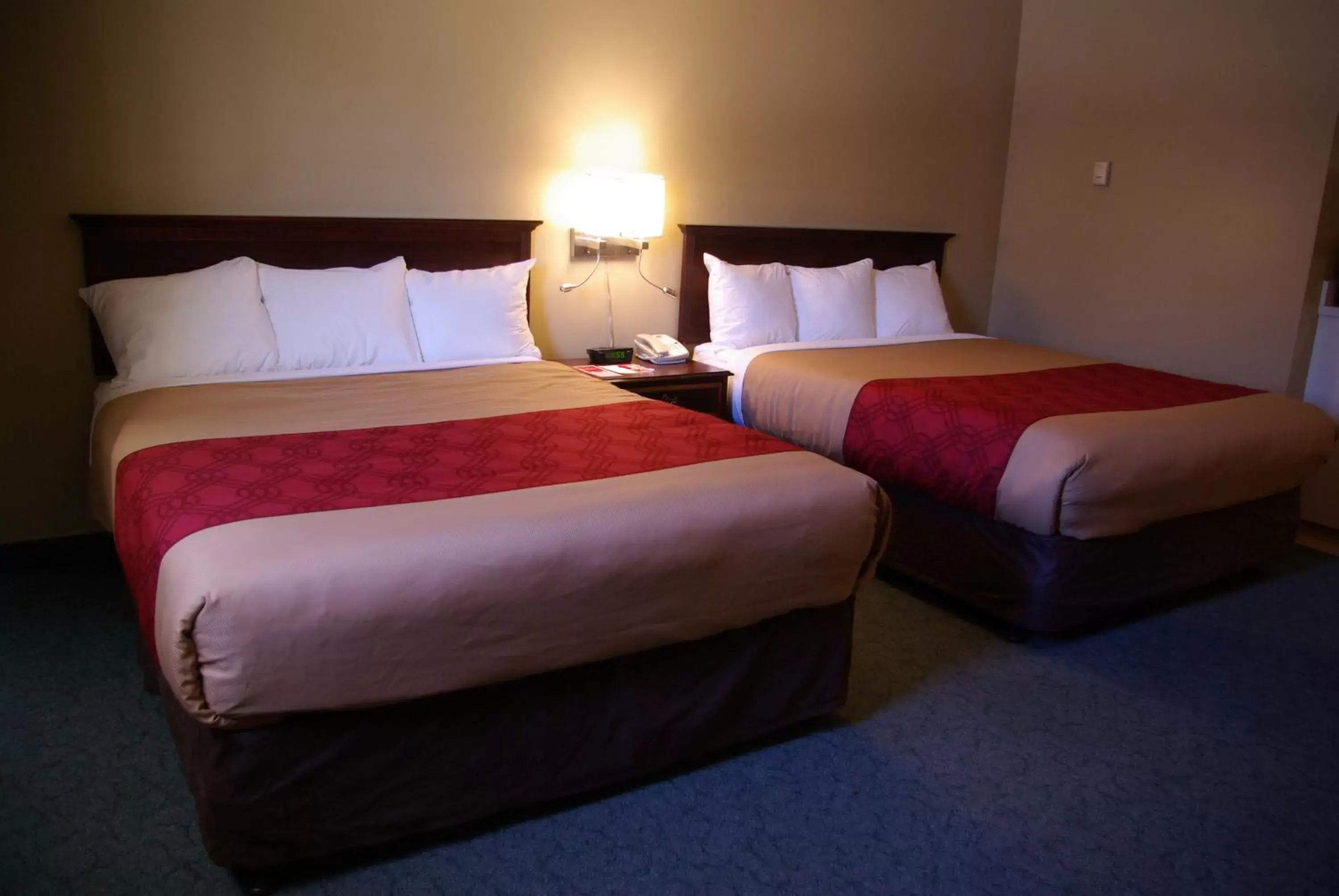 Bed in Travelodge by Wyndham Fort St John