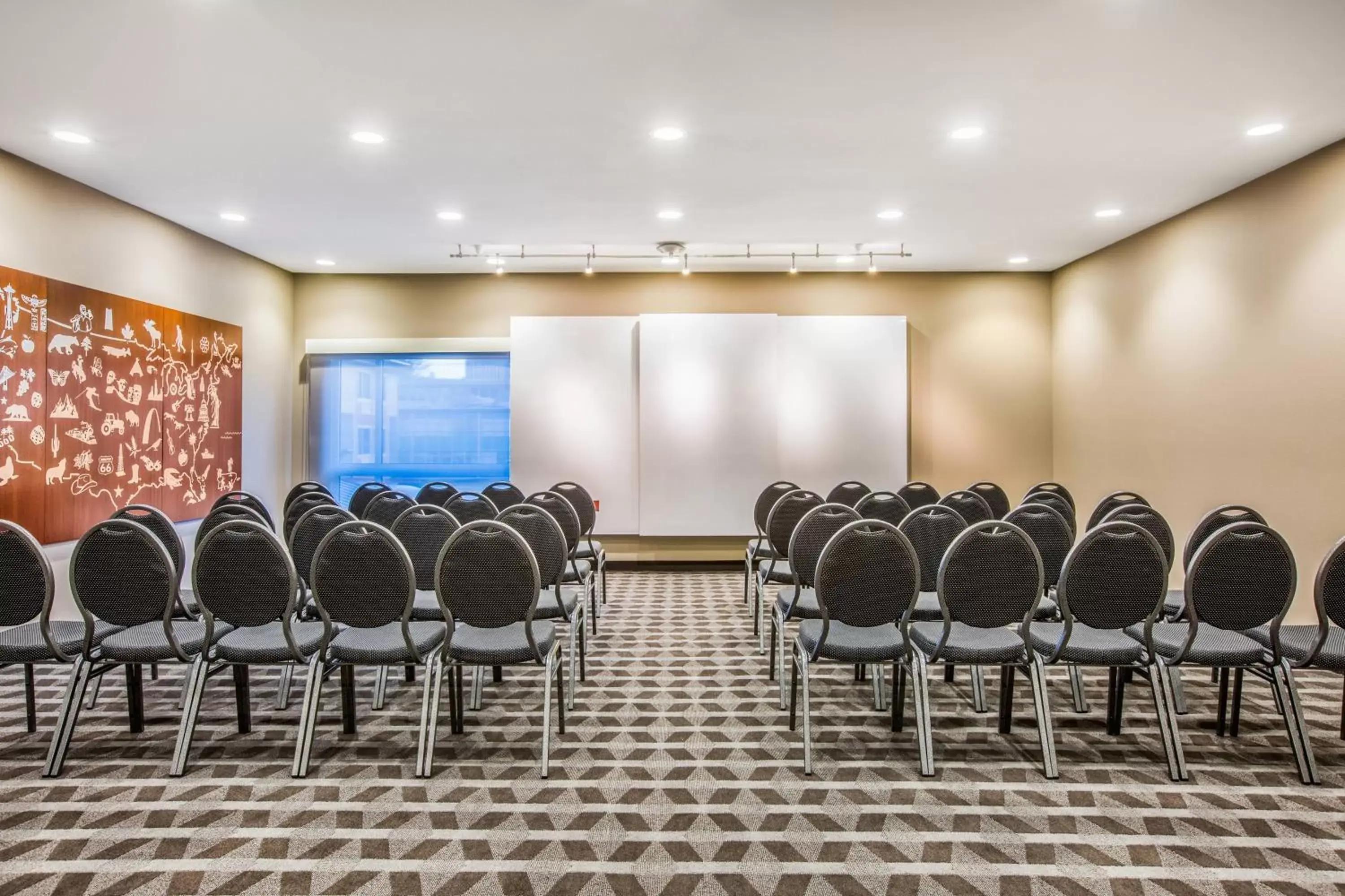 Meeting/conference room in TownePlace Suites by Marriott Olympia