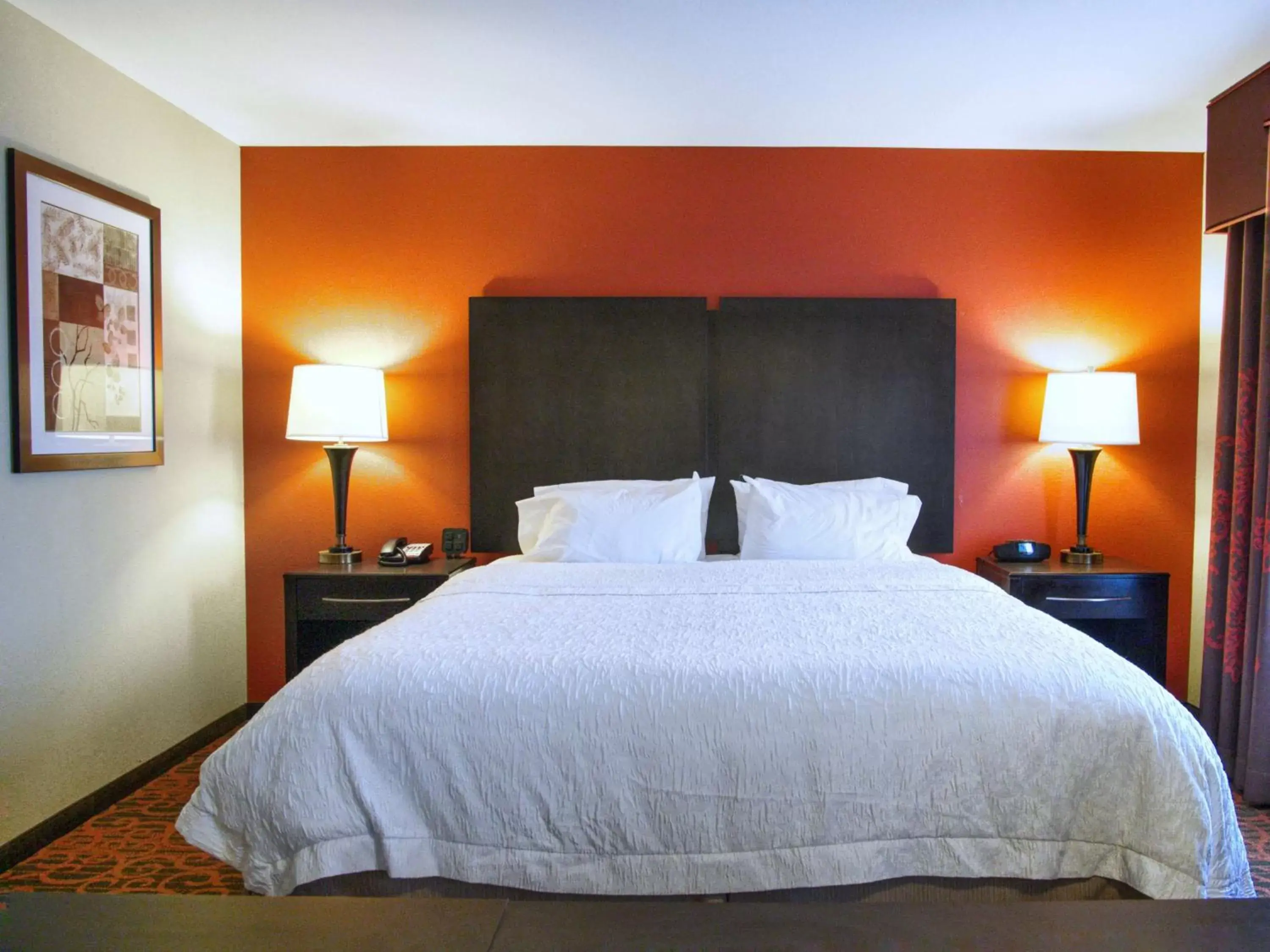 Bed in Hampton Inn & Suites Elk City