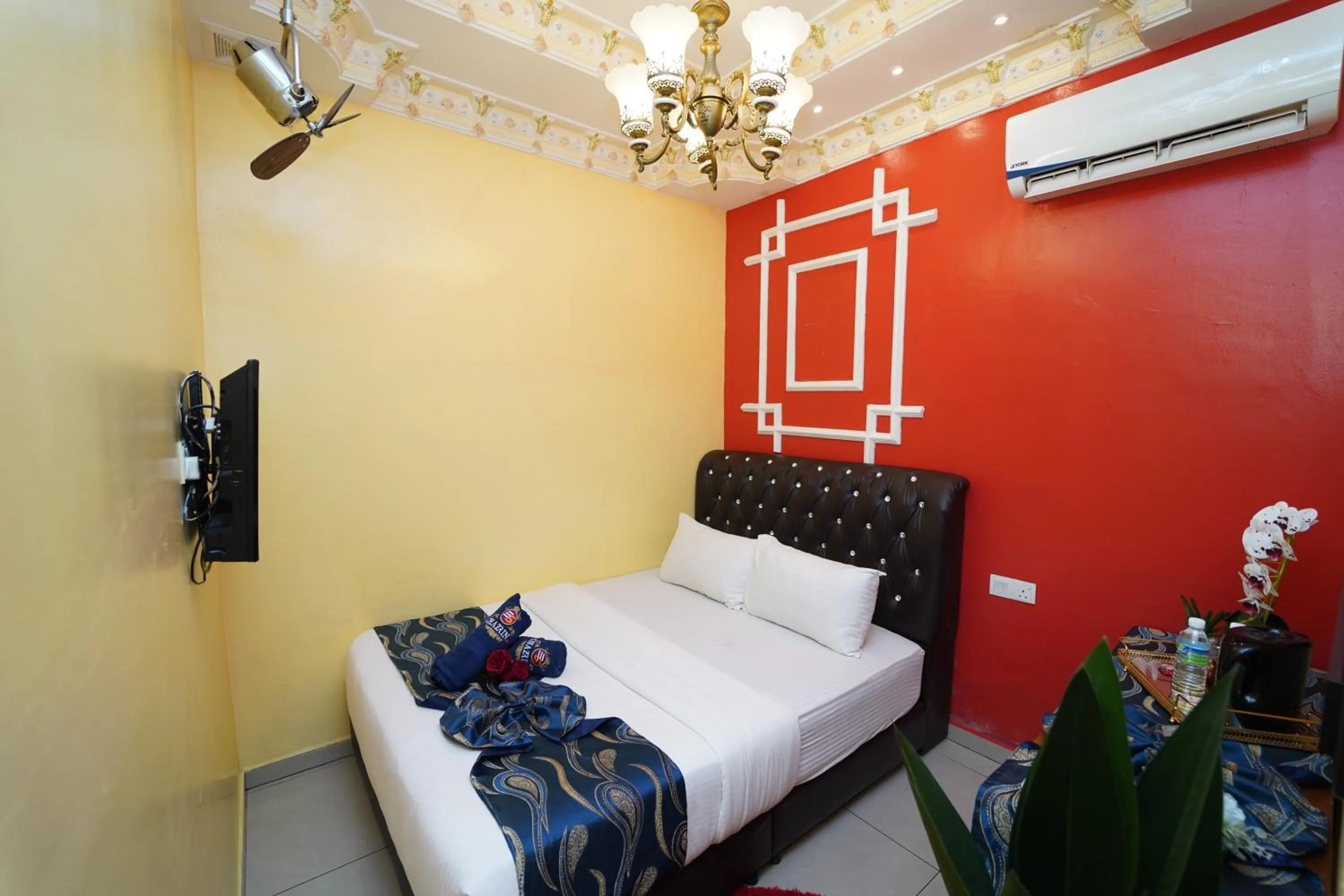 Bed in Ghazrin's Classic Hotel JB