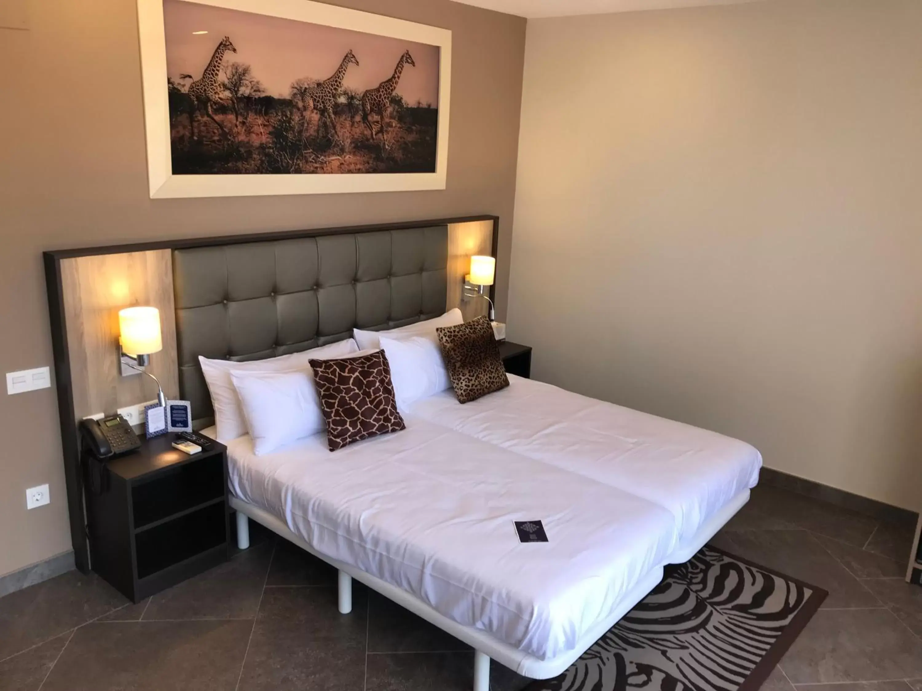 Bed in Hotel Admiral Casino & Lodge