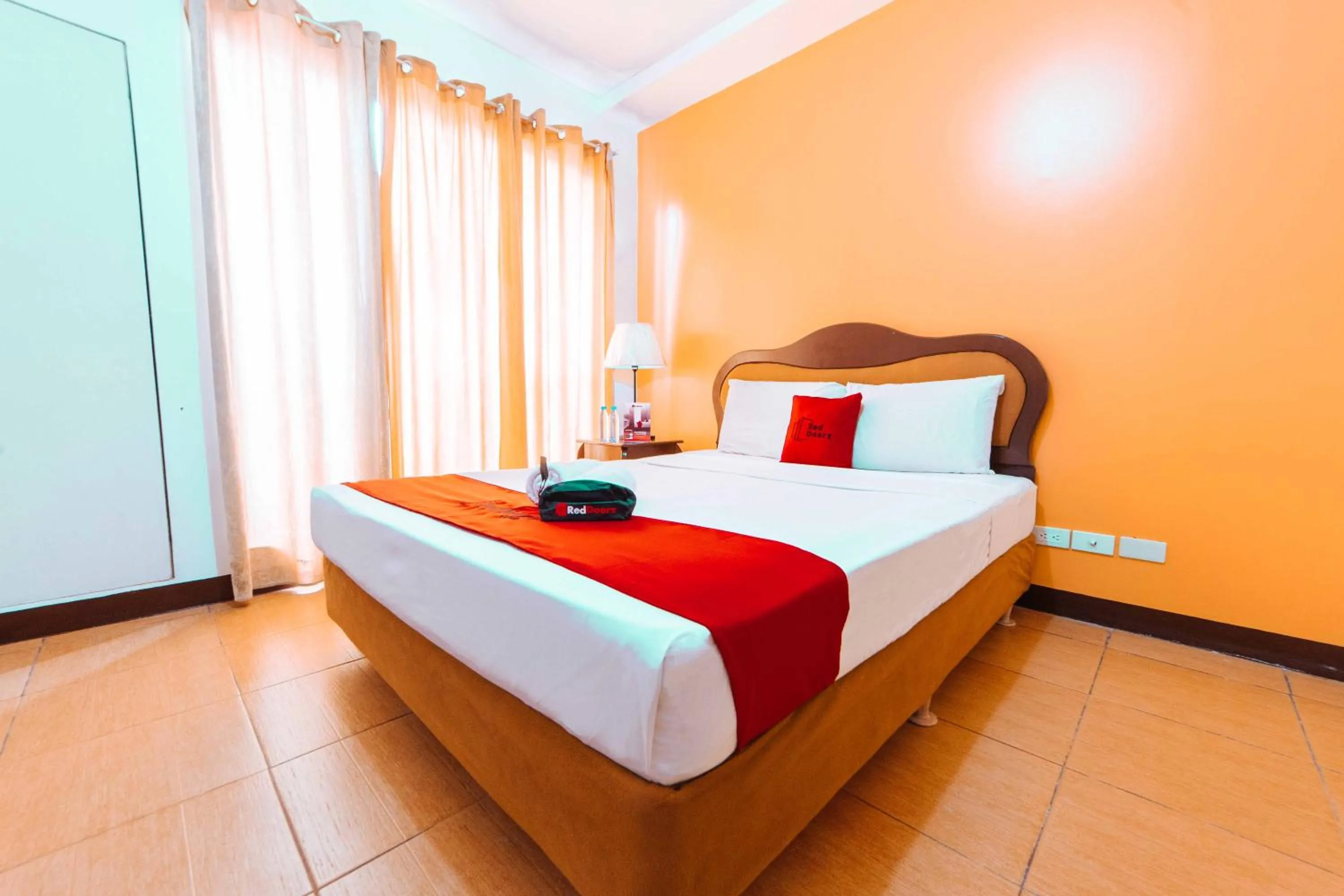 RedDoorz at Bel Air Soho Suites Makati City