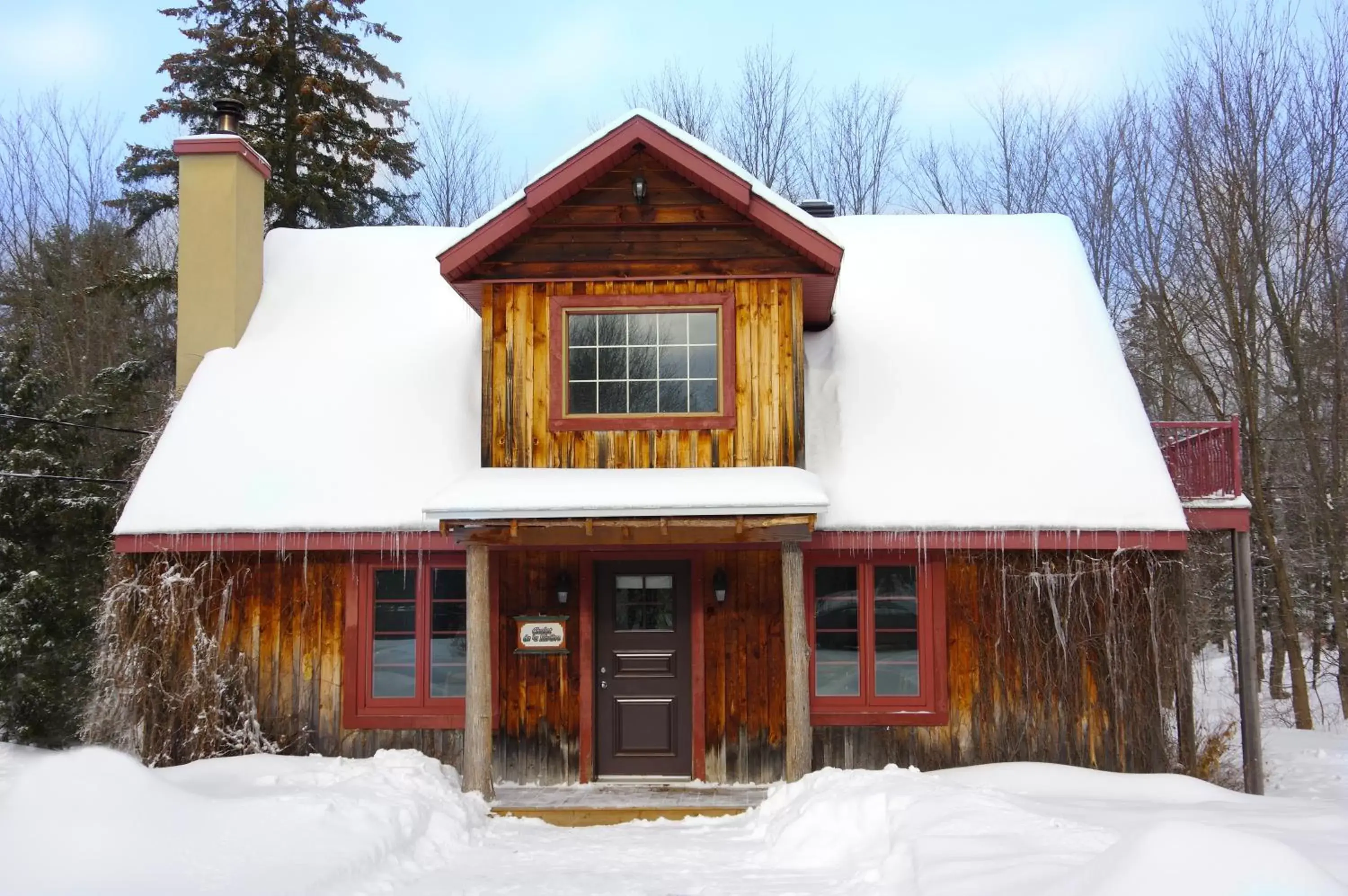 Property building, Winter in Le Baluchon Éco-villégiature