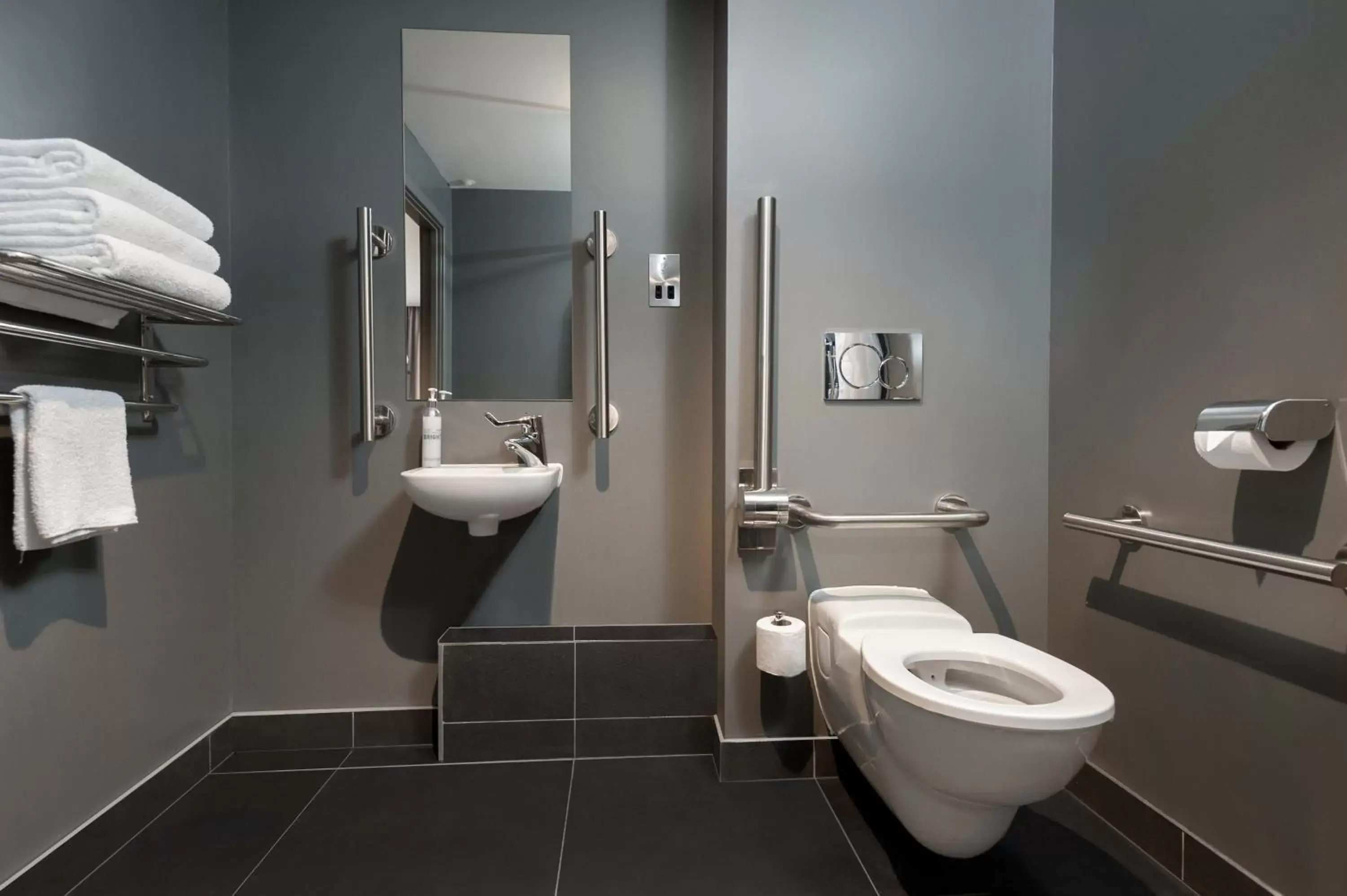 Bathroom in Heeton Concept Hotel – Luma Hammersmith