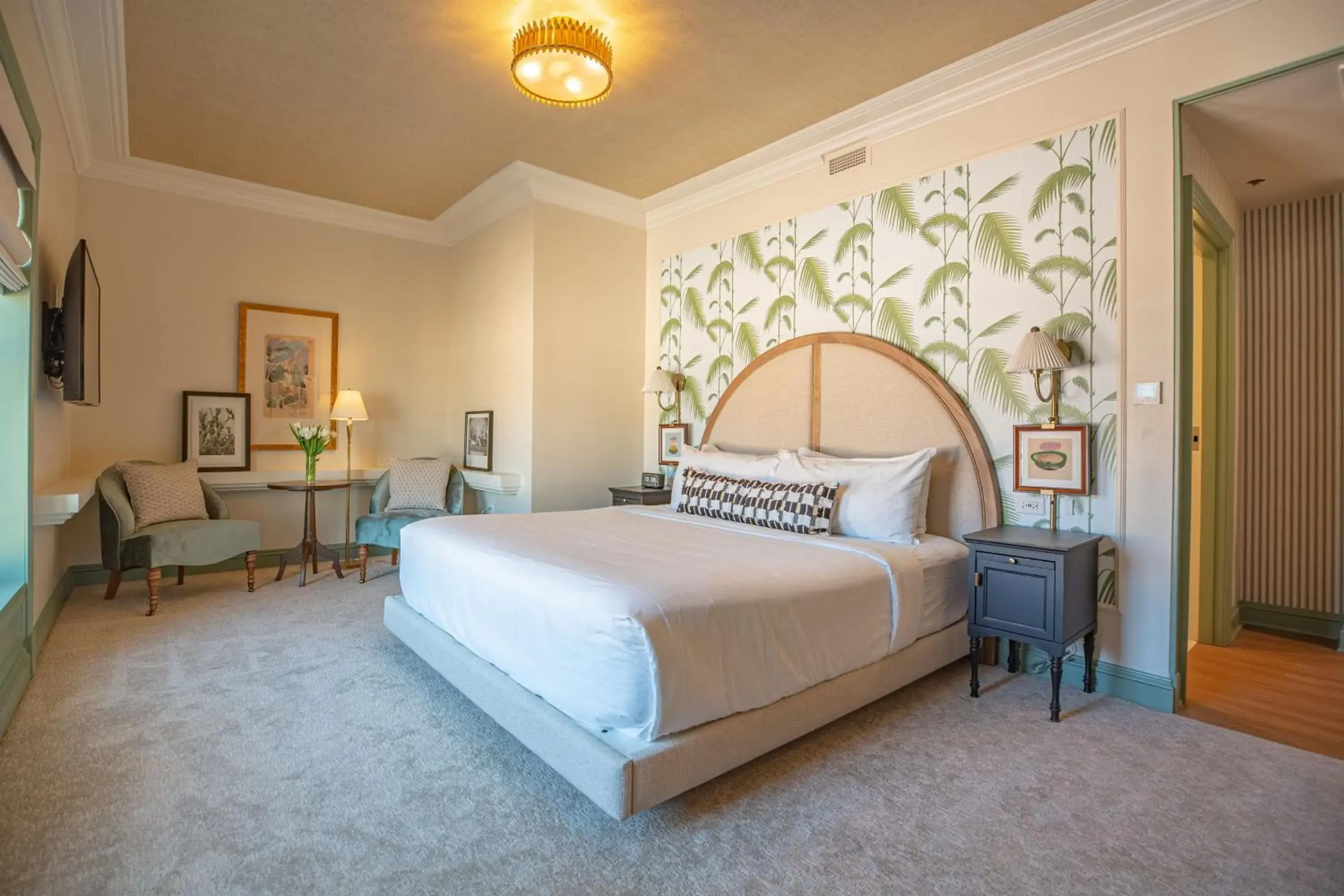 Bed in The Palmetto Hotel, Charleston