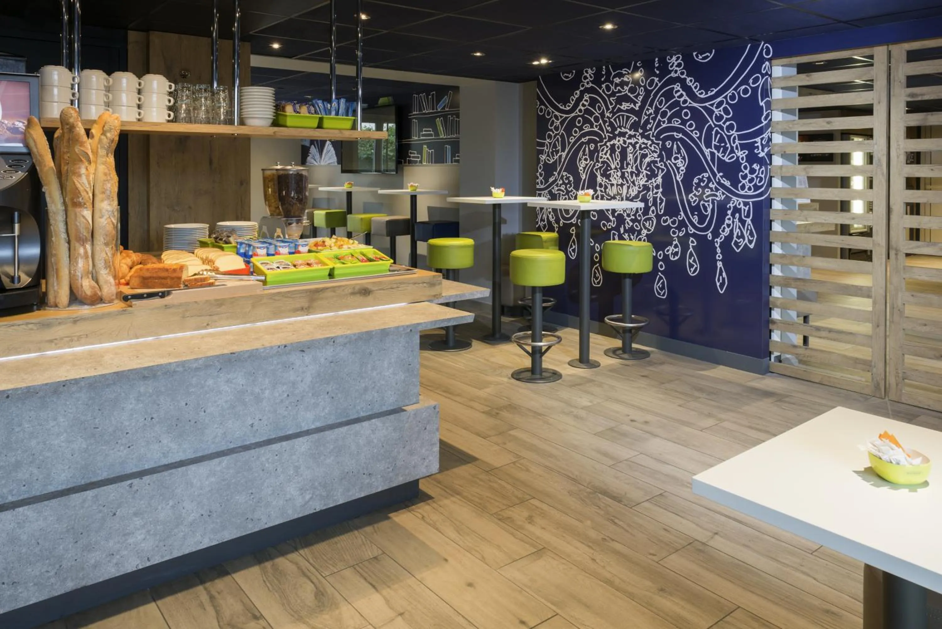 Restaurant/places to eat in ibis budget Lyon Centre Confluence