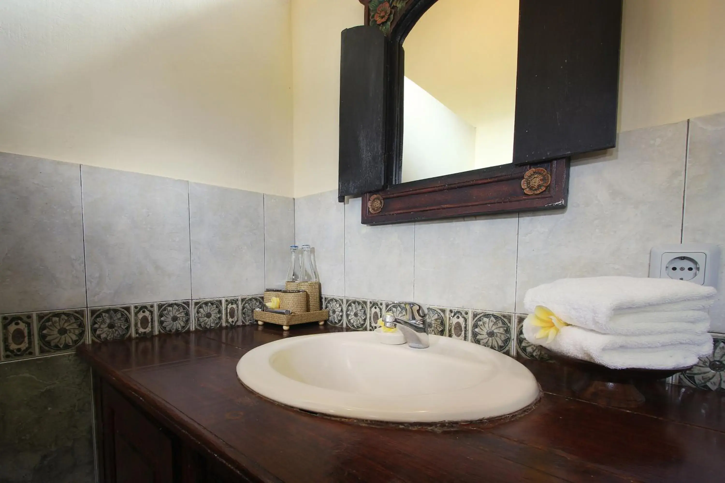 Bathroom in Nick's Hidden Cottages by Mahaputra-CHSE Certified