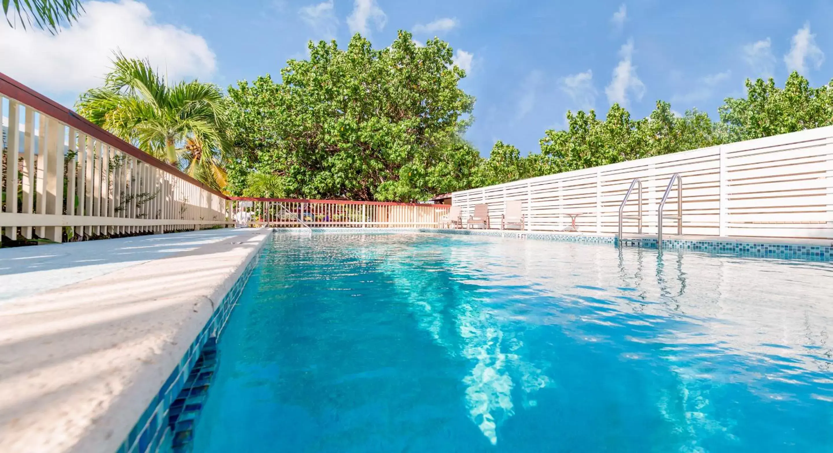 Pool view, Swimming Pool in Creekside Inn Islamorada