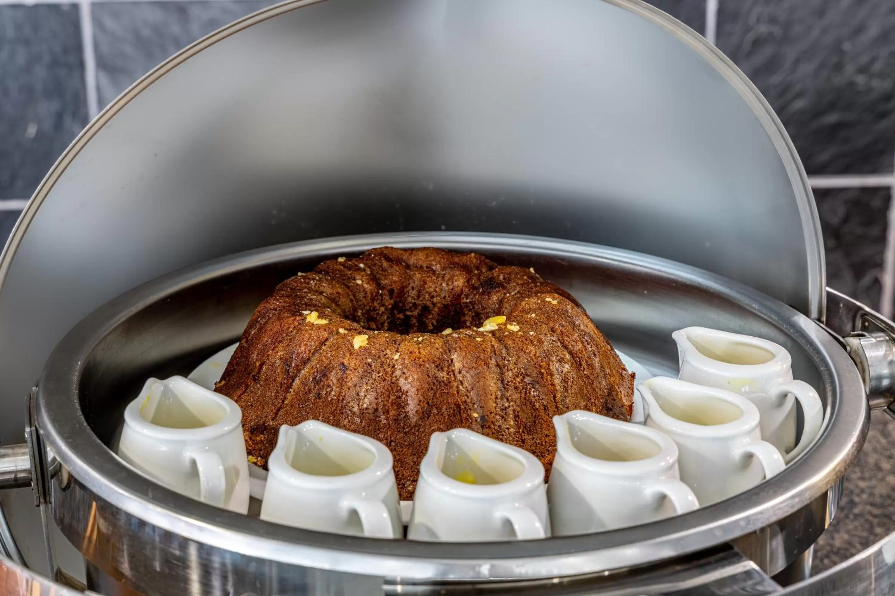 Restaurant/places to eat in African Sky Newcastle Inn