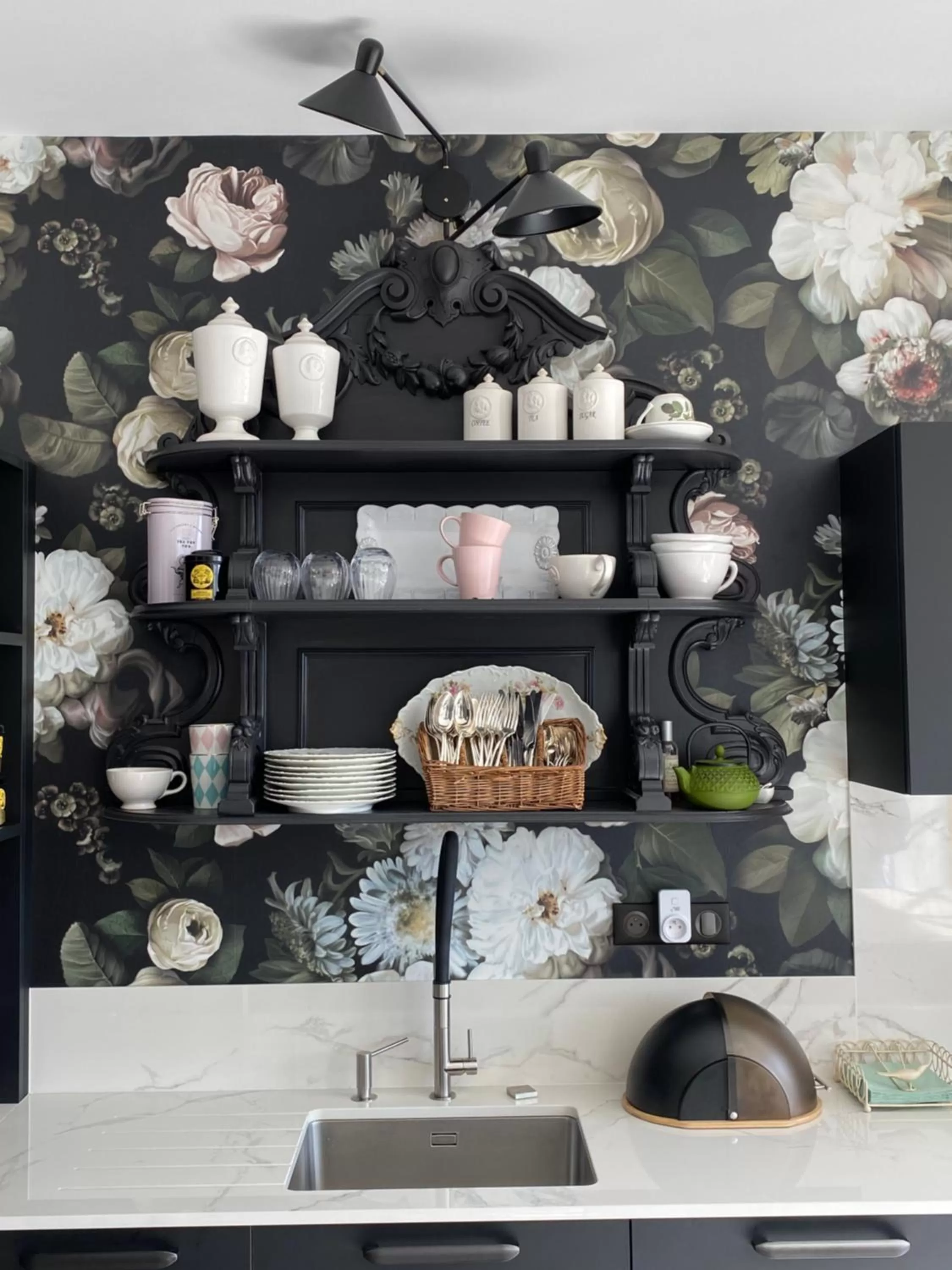 Kitchen or kitchenette in Villa Aristide