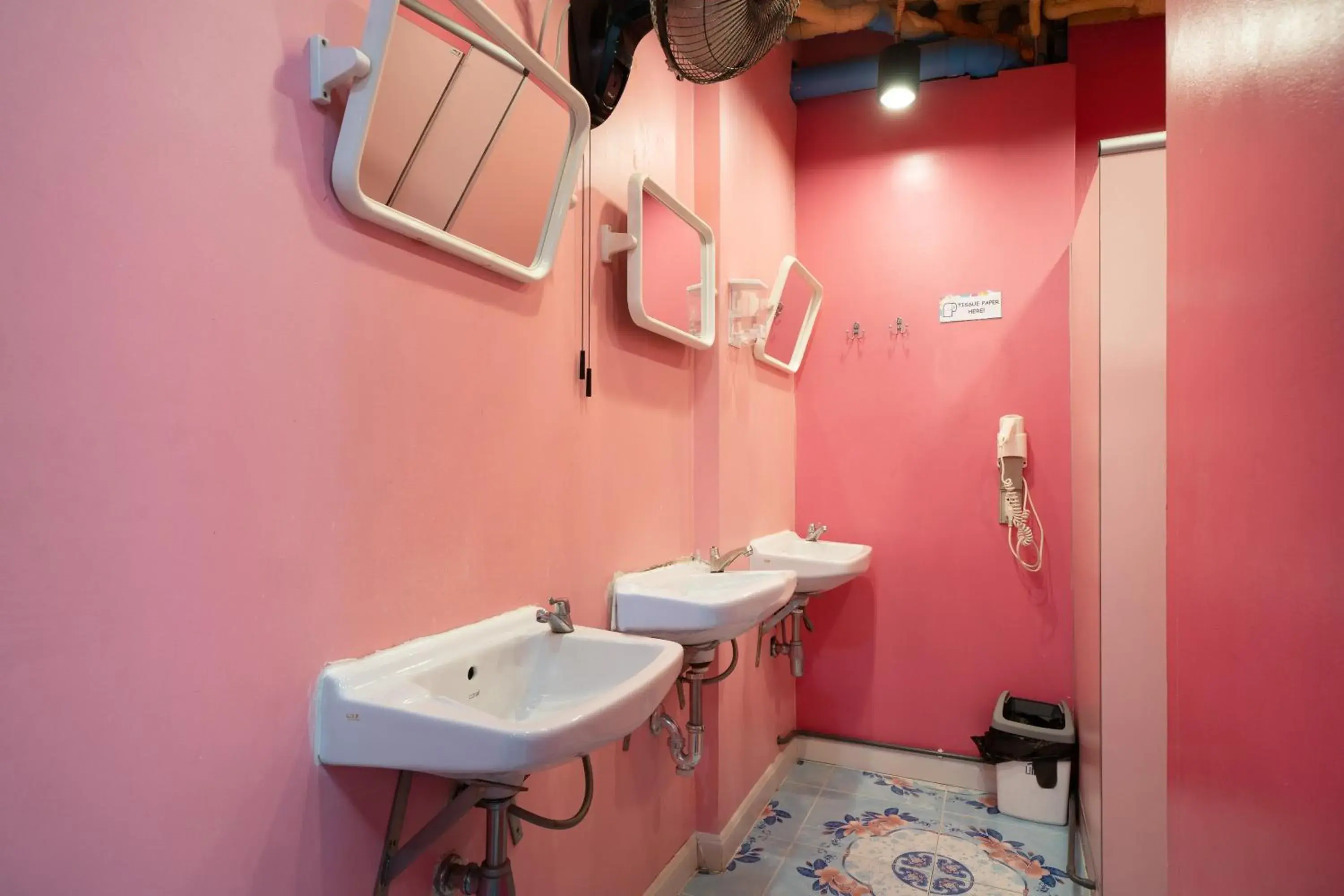 Bathroom in Oh Bangkok Hostel