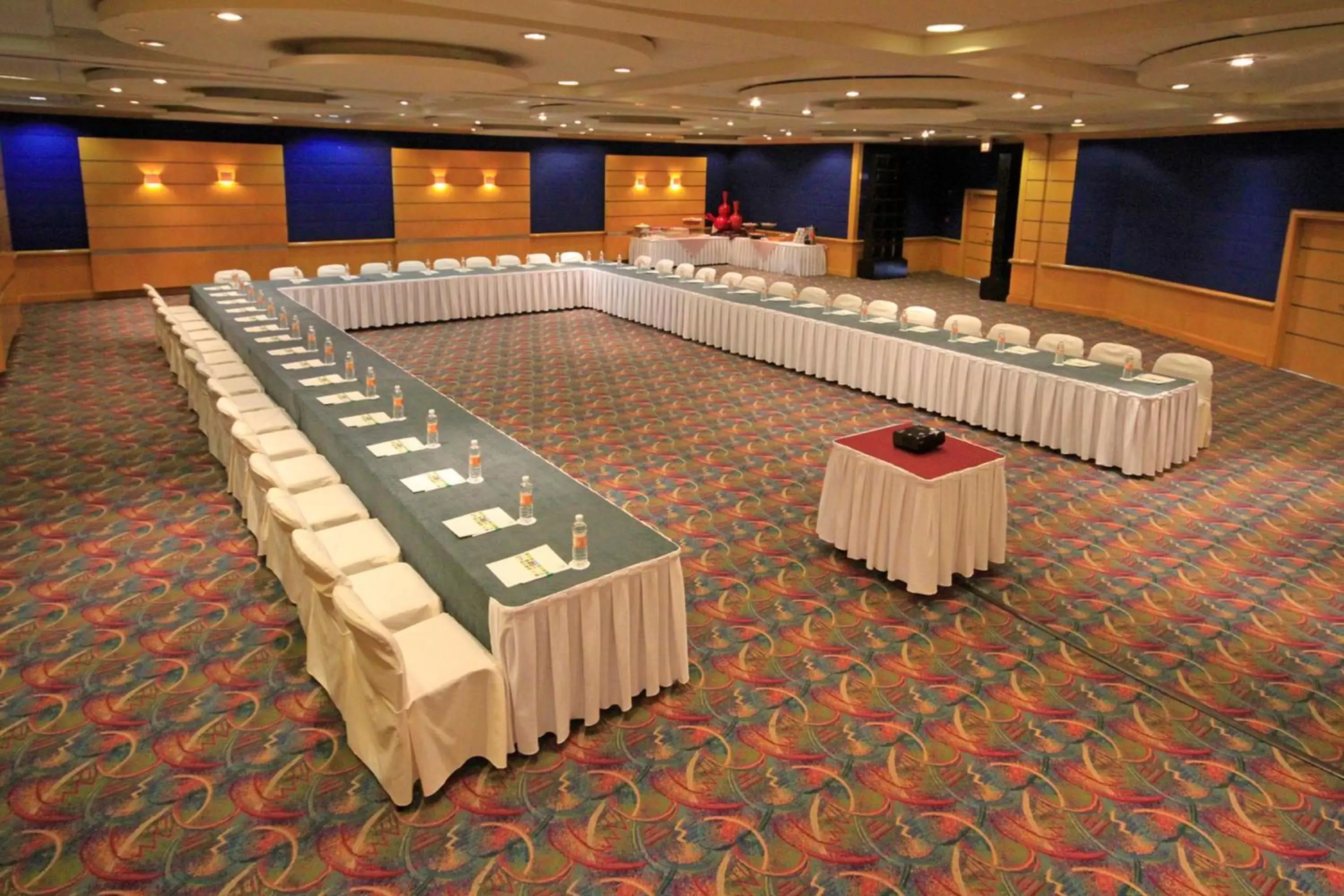 Meeting/conference room in Holiday Inn Monterrey-Parque Fundidora, an IHG Hotel