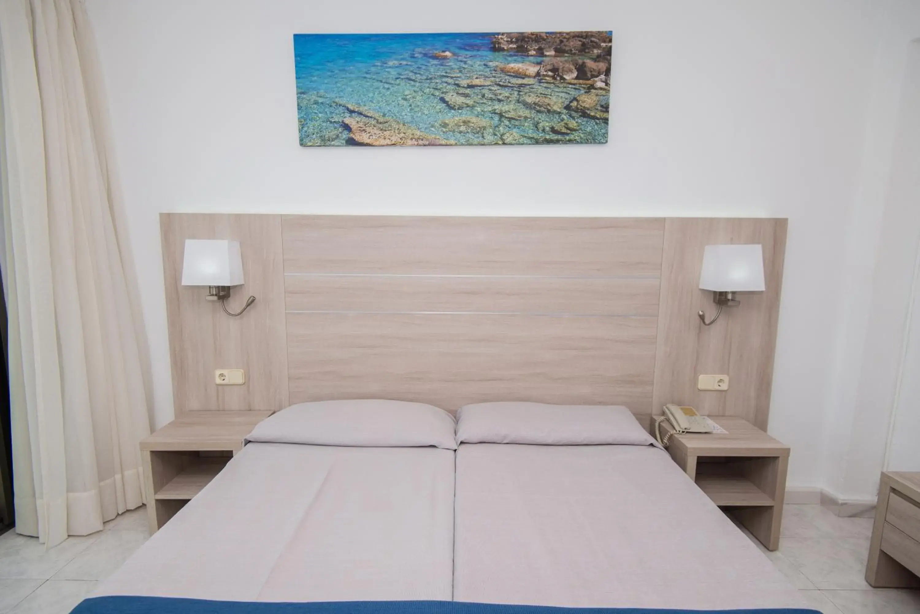 Bed in Hotel Bella Mar