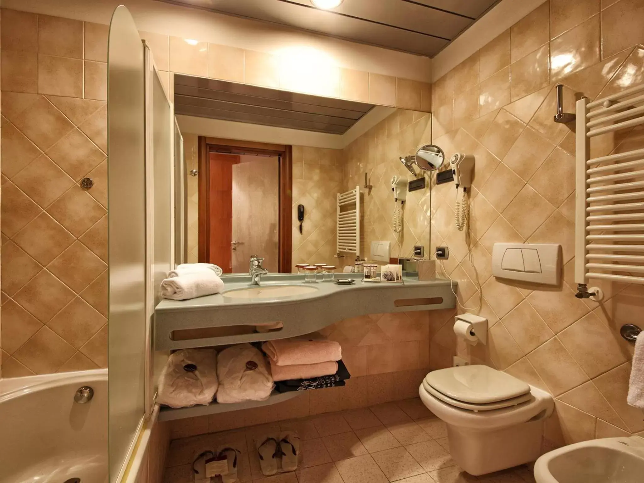 Bathroom in Hotel Caesius Thermae & Spa Resort