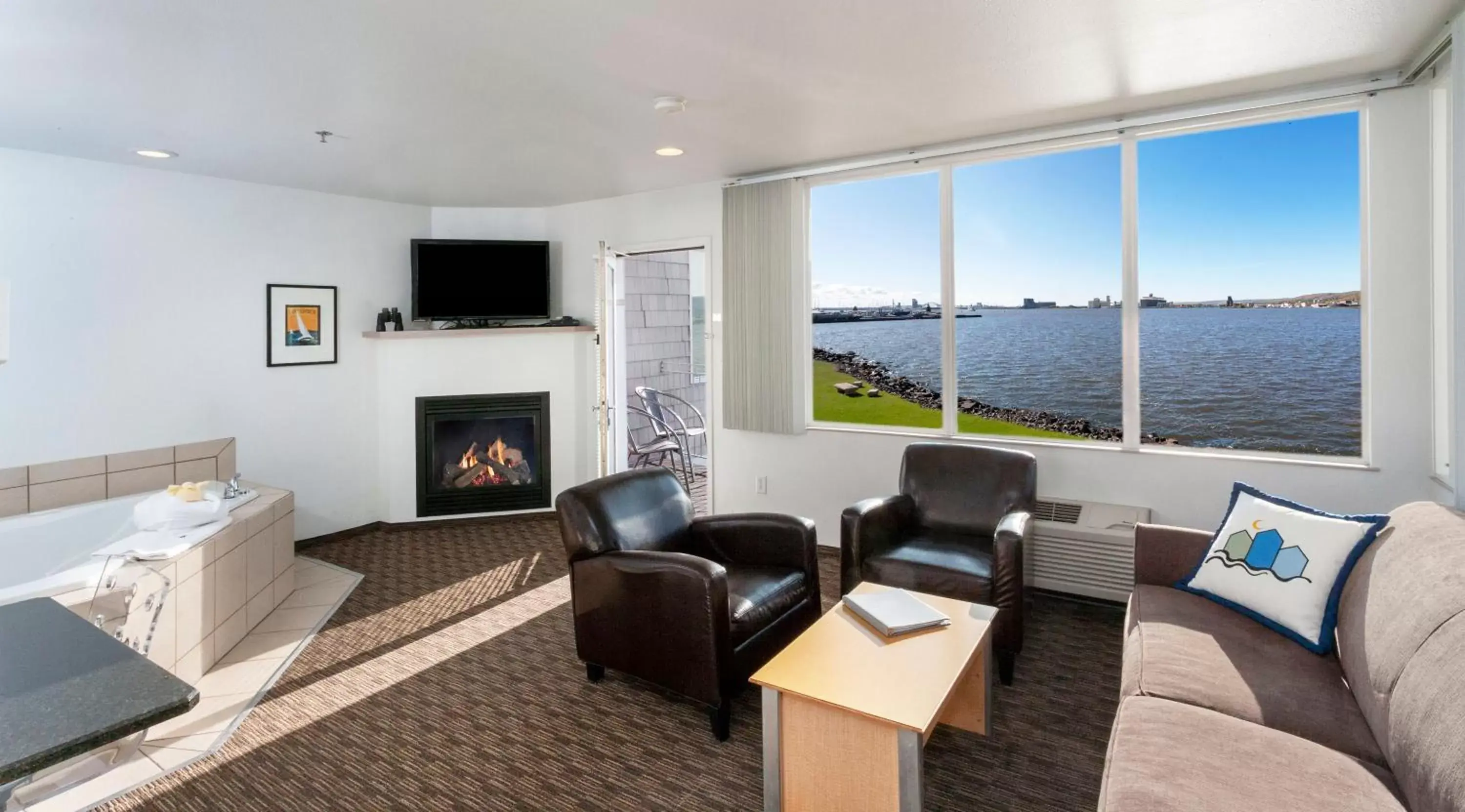 Living room, Seating Area in South Pier Inn