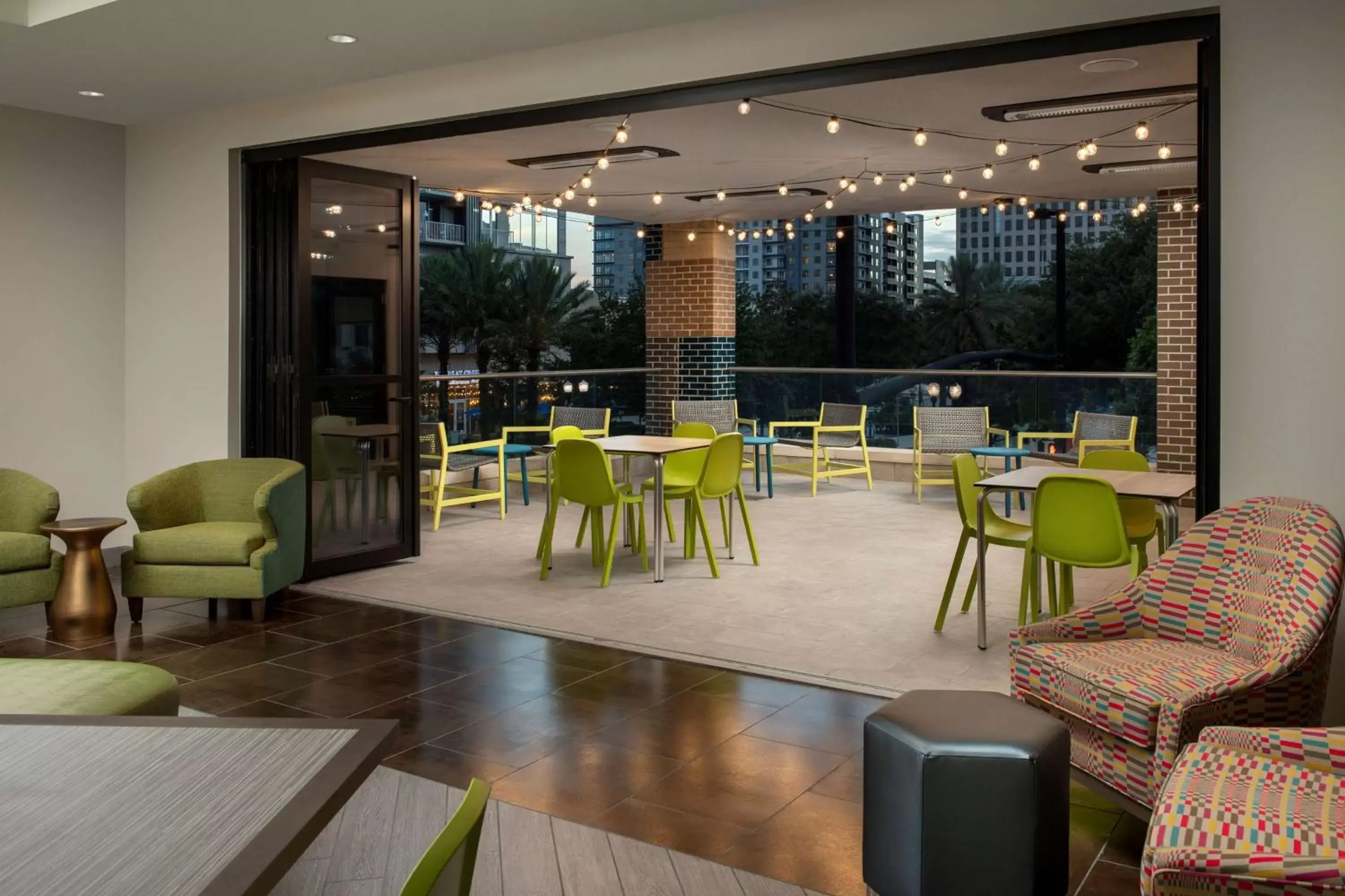 Patio, Restaurant/Places to Eat in Home2 Suites by Hilton Orlando Downtown, FL