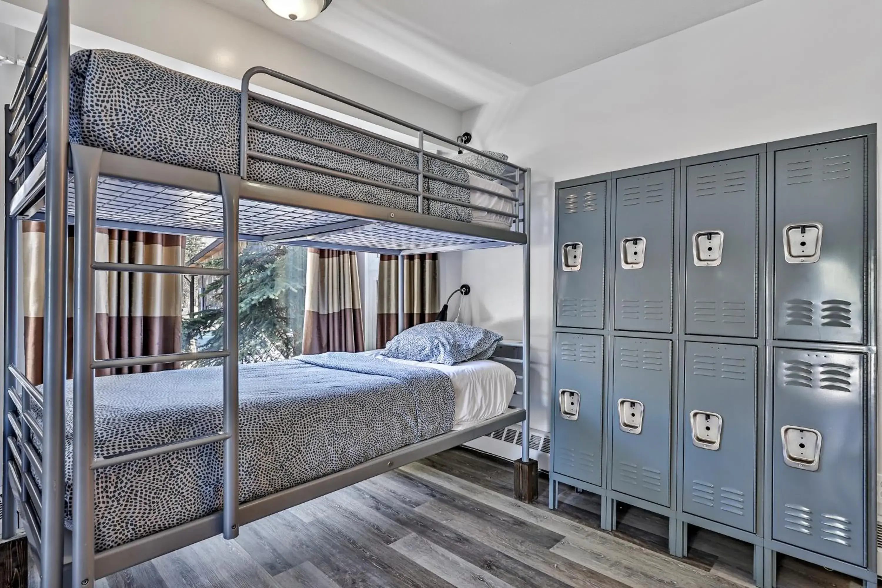Bed, Bunk Bed in Samesun Banff Hostel