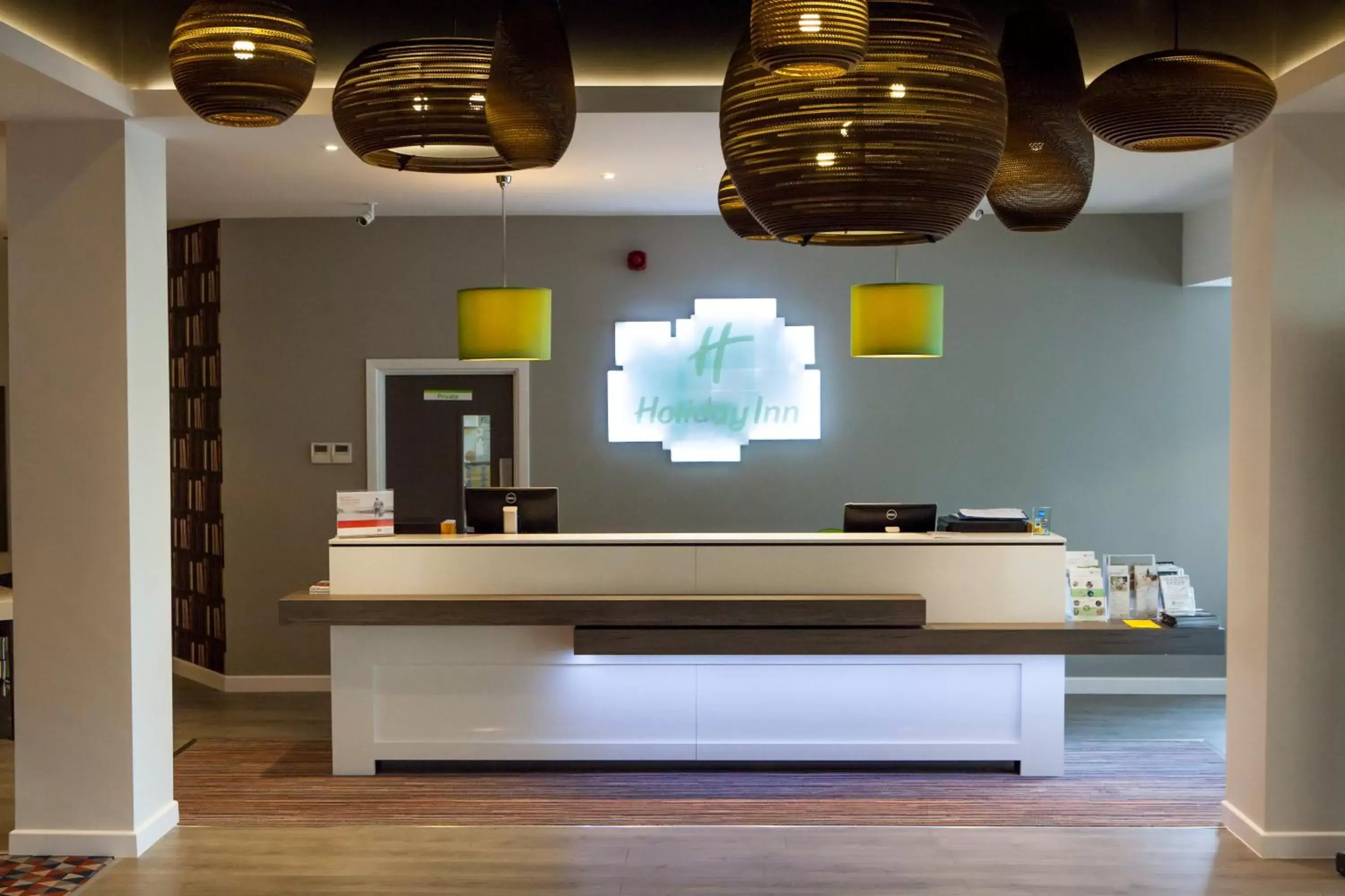 Property building, Lobby/Reception in Holiday Inn Corby Kettering A43, an IHG Hotel