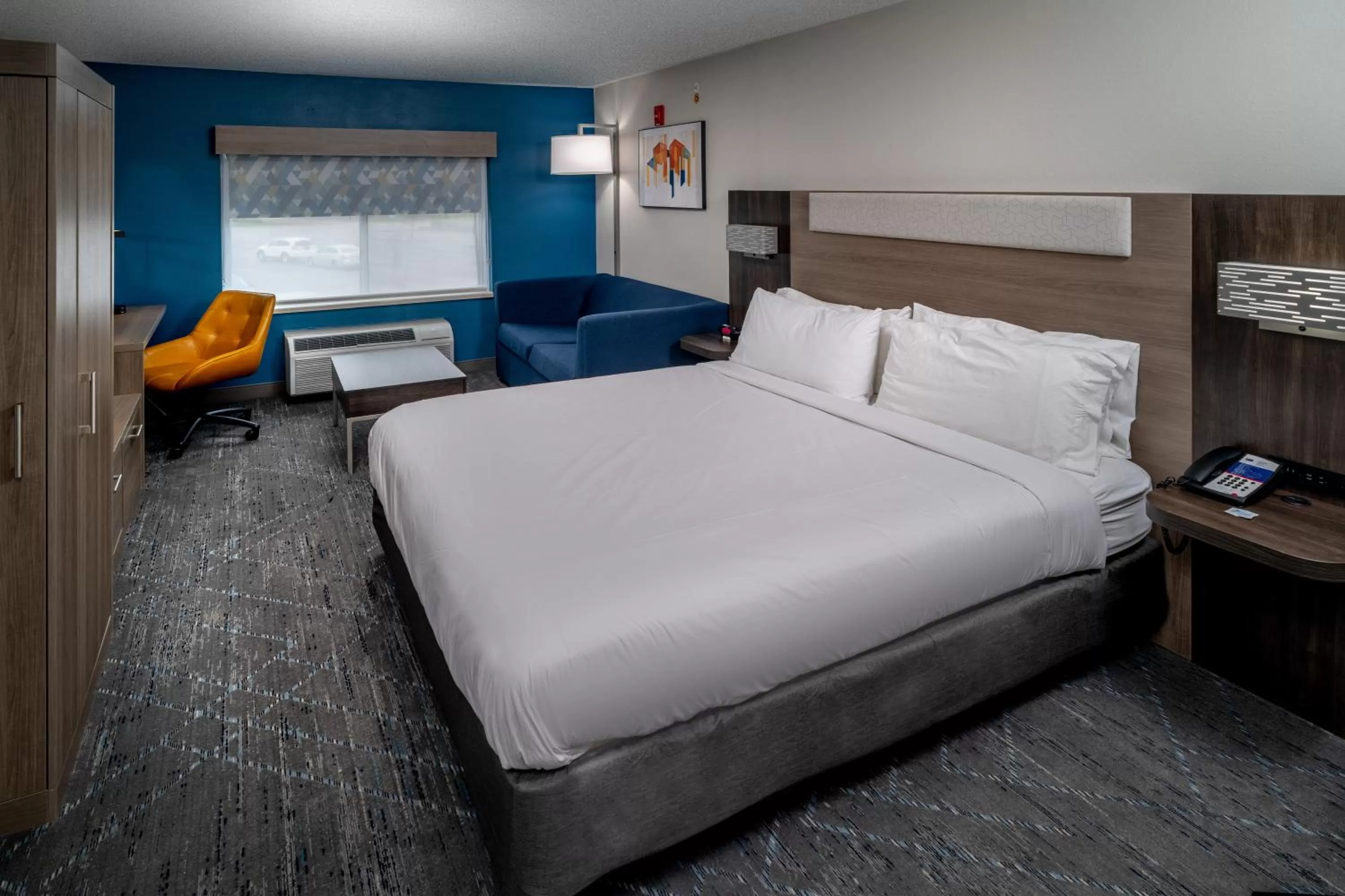 Guests, Bed in Holiday Inn Express - Charleston/Kanawha City by IHG