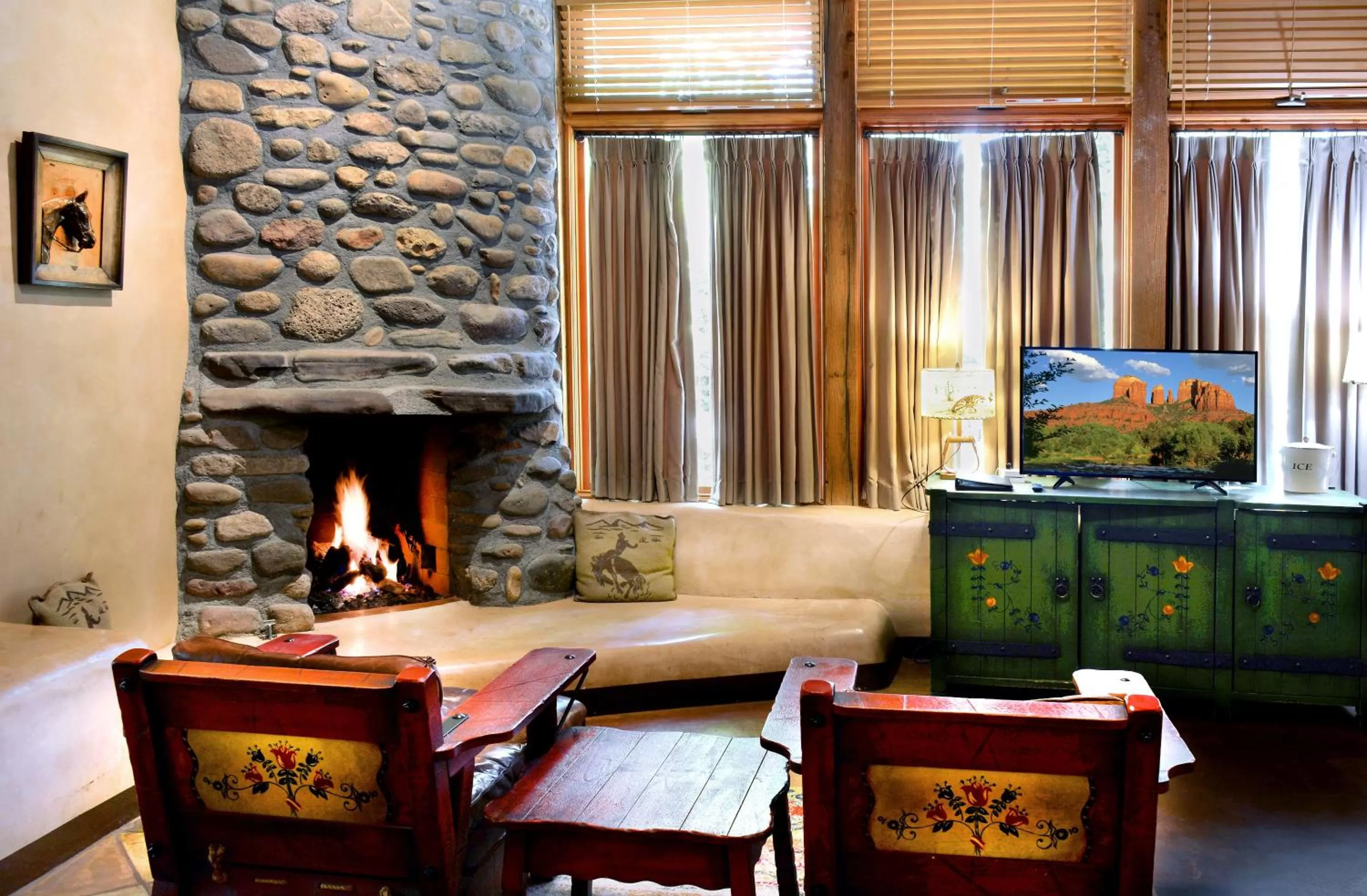 Nightclub / DJ in El Portal Sedona Hotel