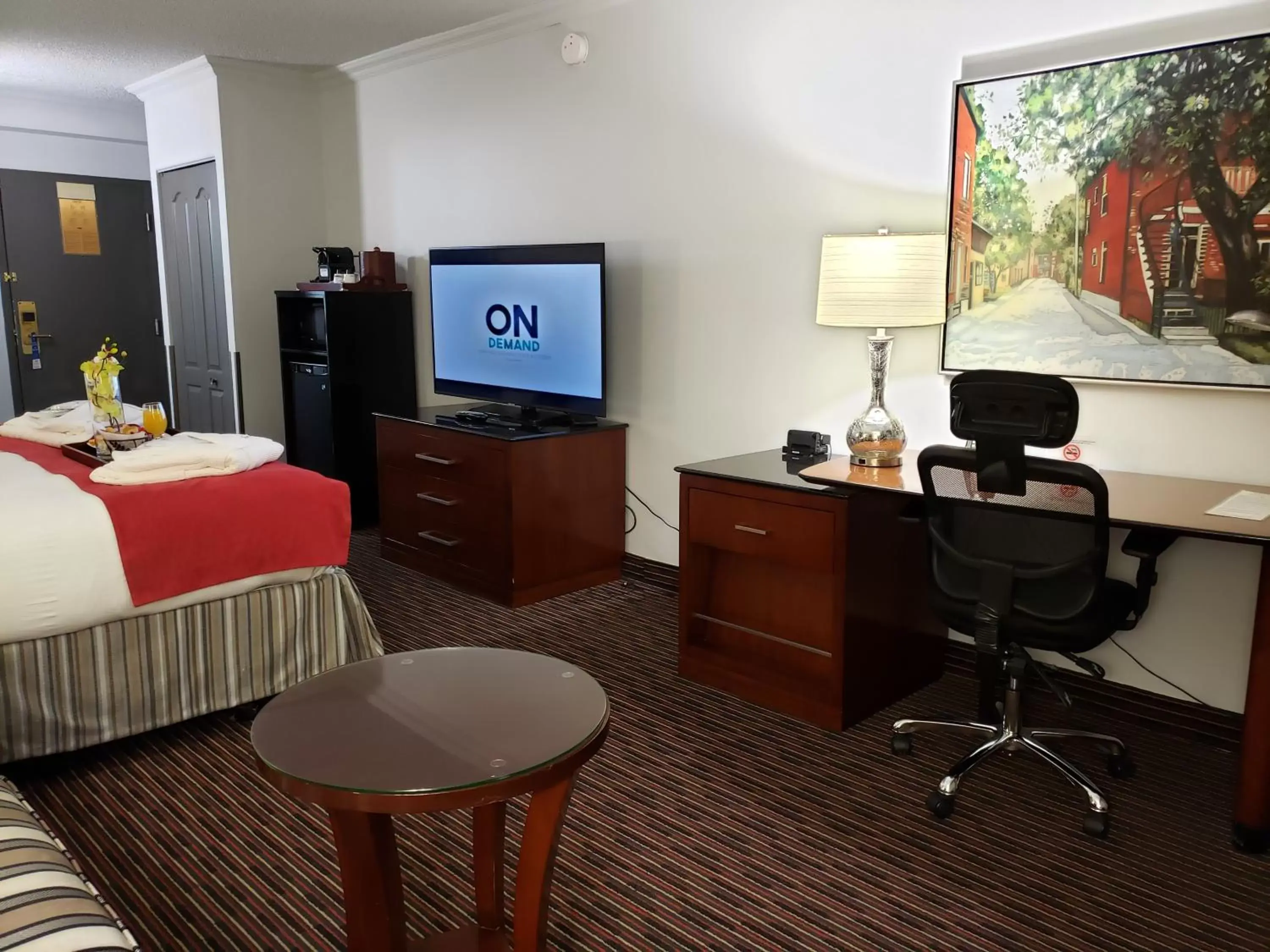 TV and multimedia, TV/Entertainment Center in Le Nouvel Hotel