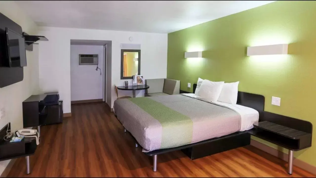 Bedroom, Bed in Motel 6-Payson, AZ