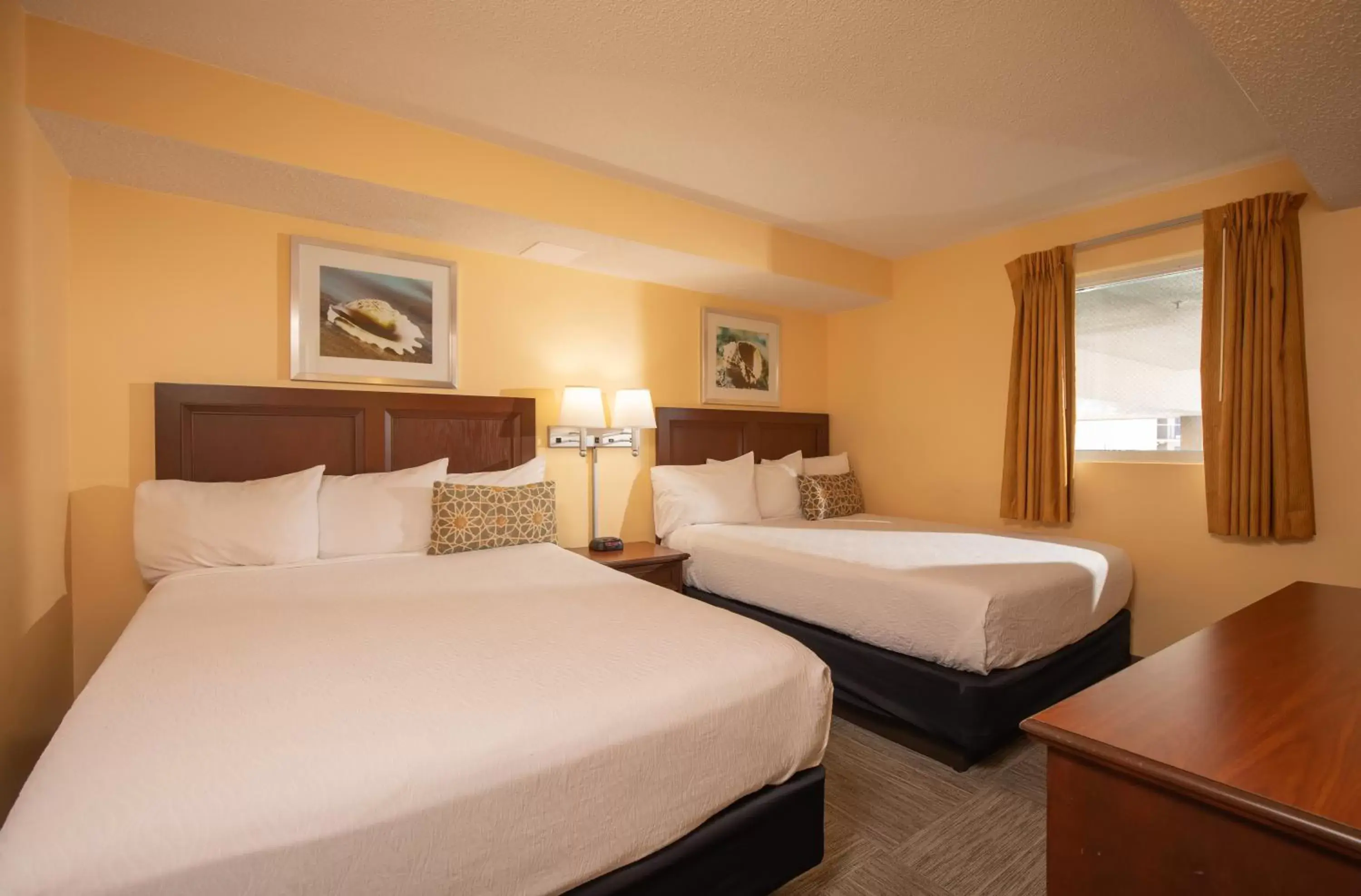 Bedroom, Bed in Grande Shores Ocean Resorts Condominiums