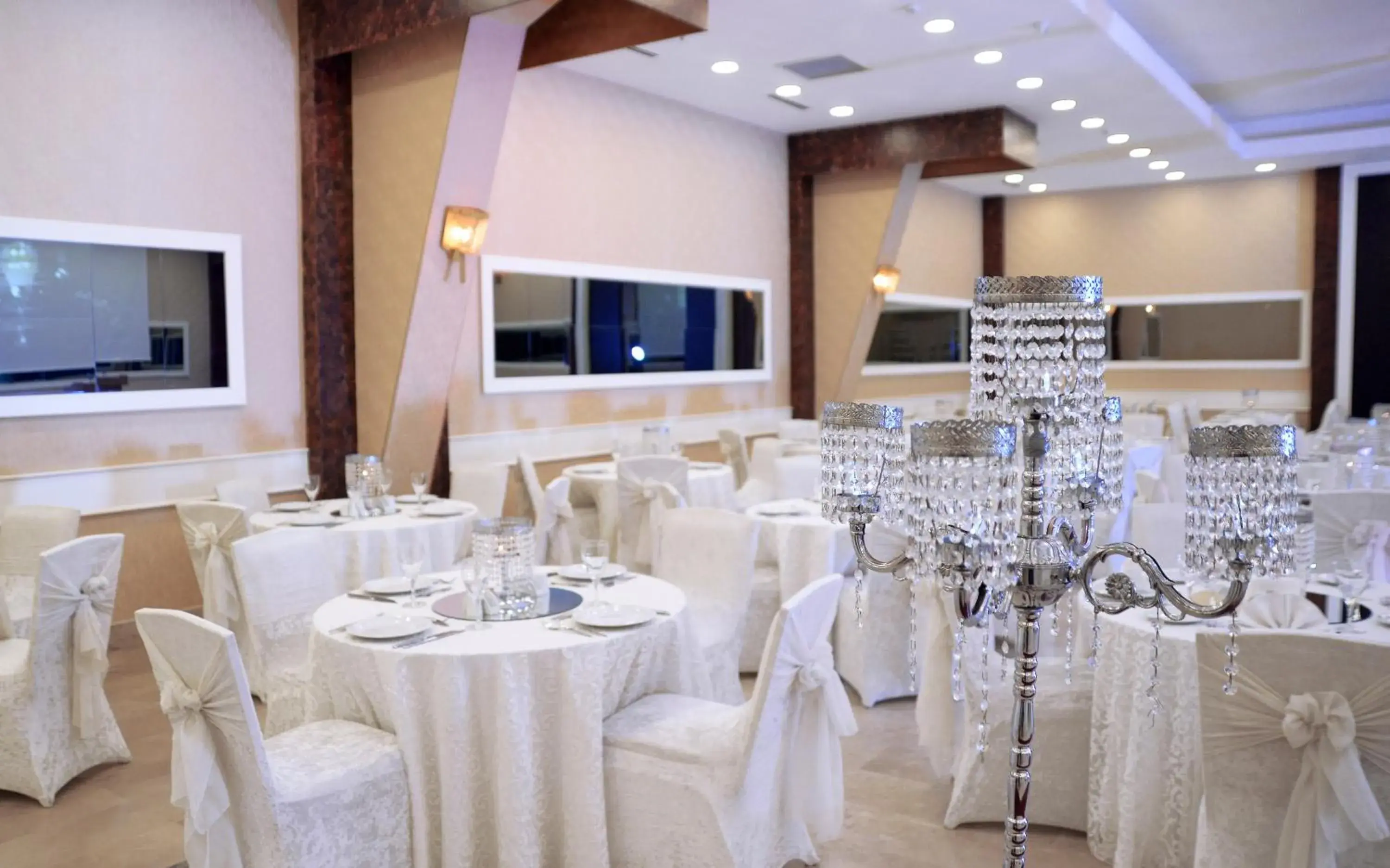 Restaurant/places to eat, Banquet Facilities in Esila Hotel