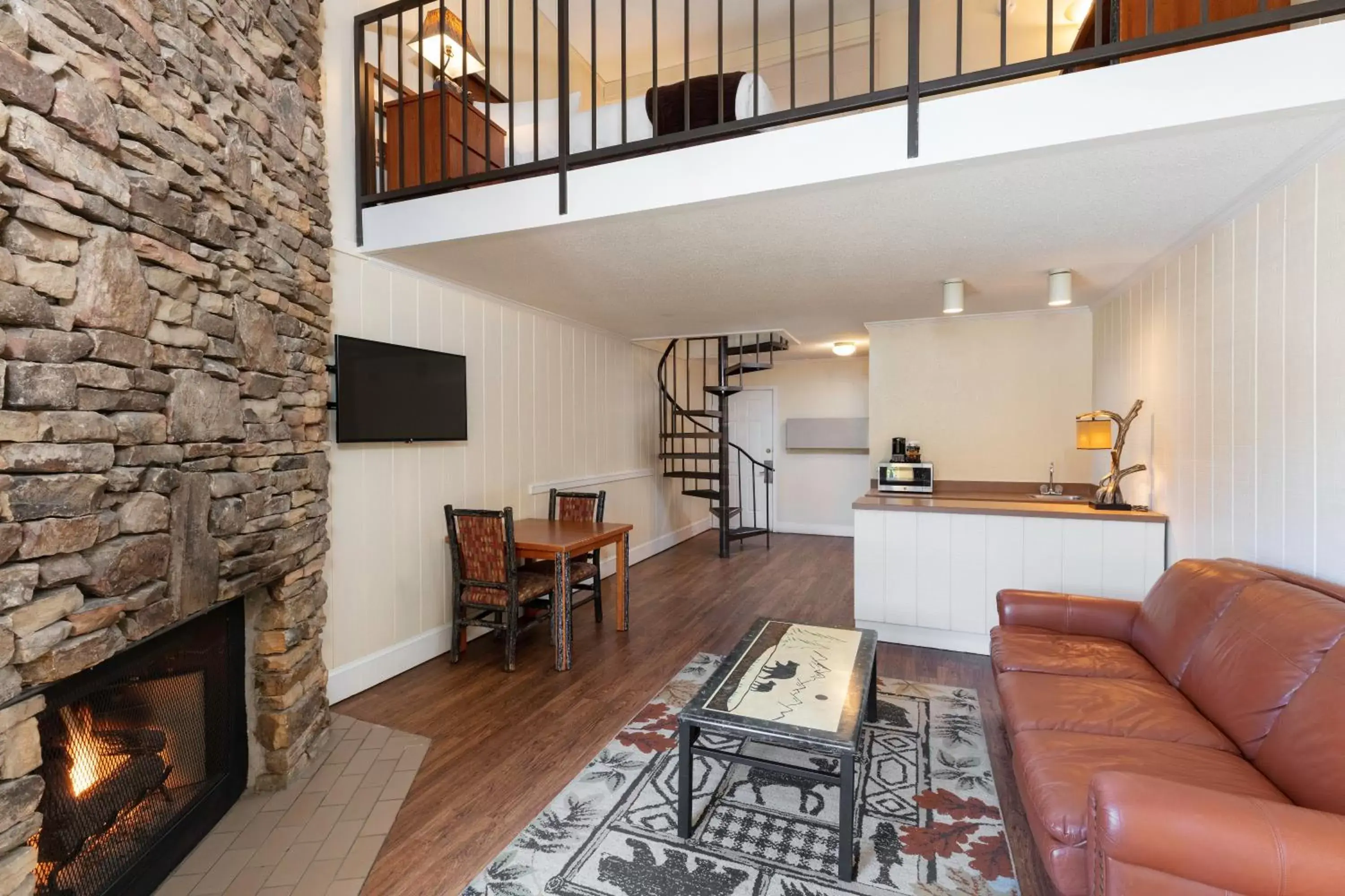 Living room in River Terrace Resort & Convention Center Living room in River Terrace Resort & Convention Center