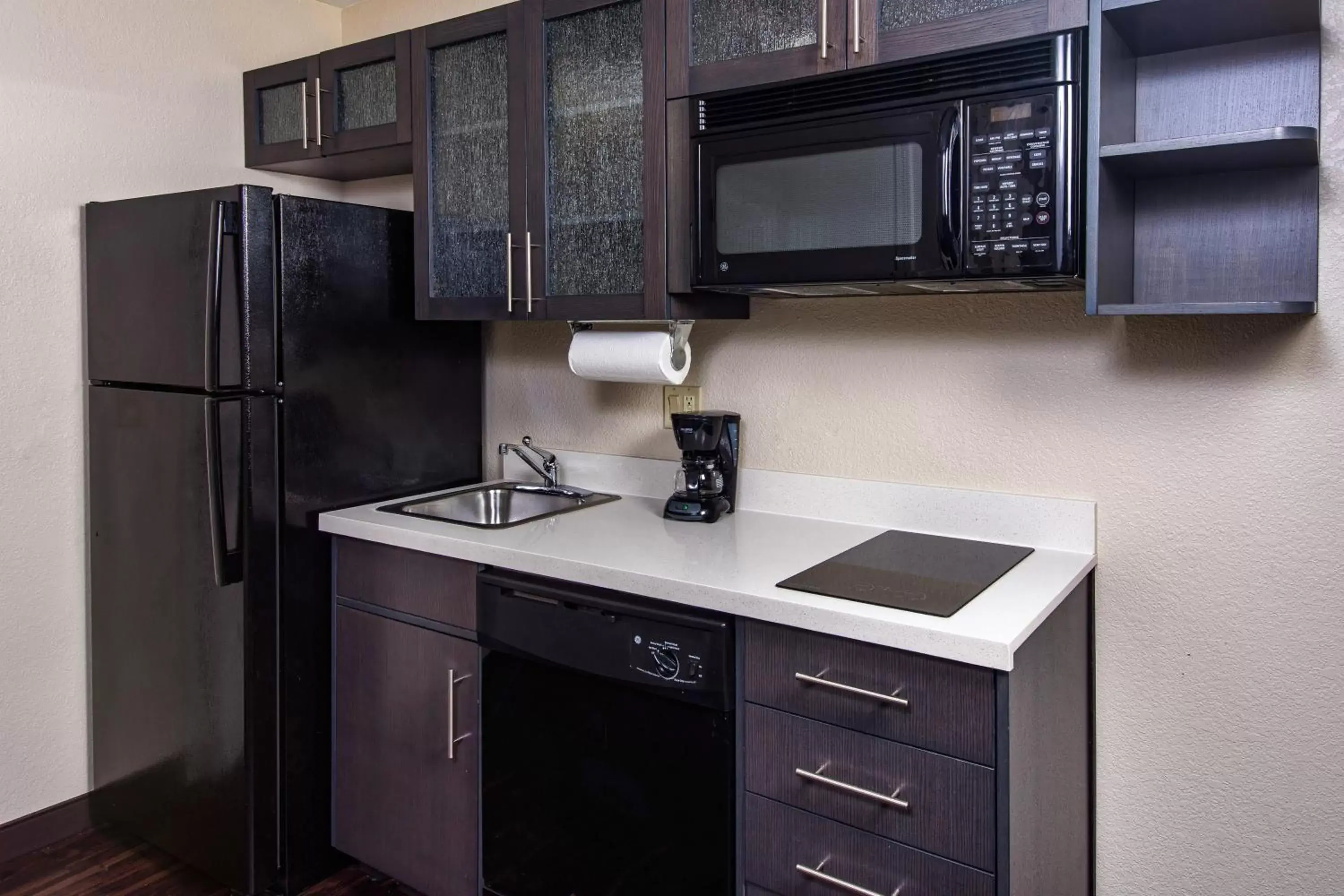 Kitchen or kitchenette, Kitchen/Kitchenette in Candlewood Suites Appleton, an IHG Hotel