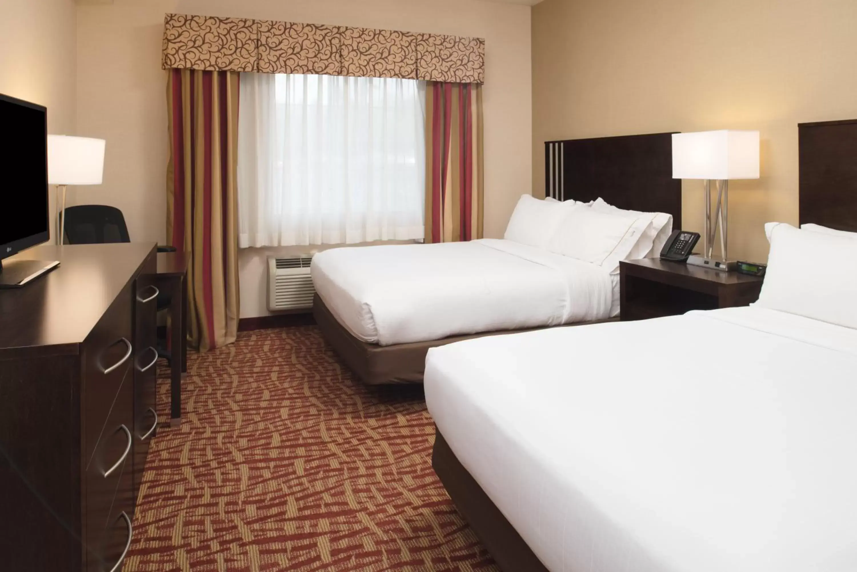 Bedroom, Bed in Holiday Inn Express Spokane-Valley, an IHG Hotel