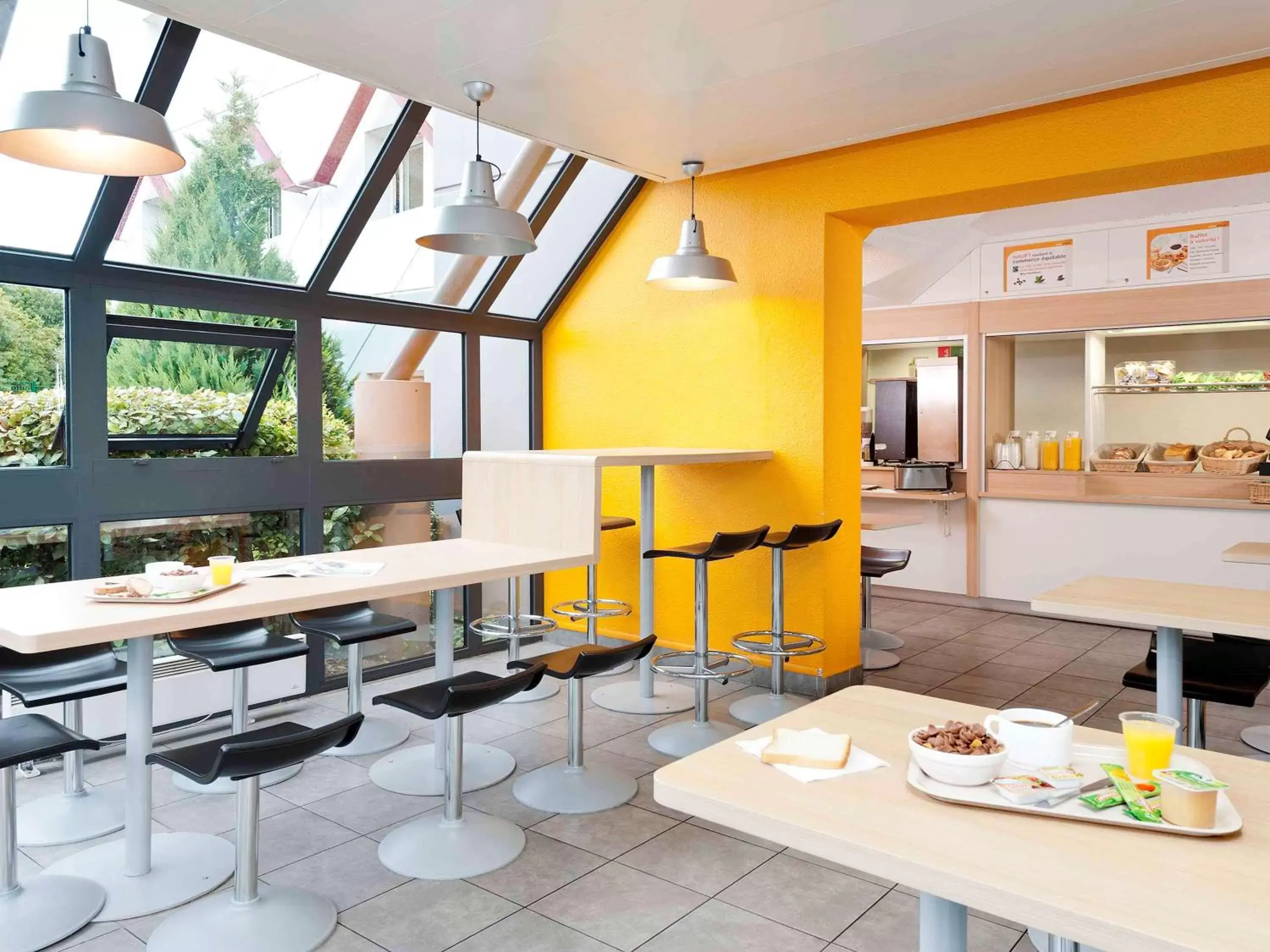 On site, Restaurant/Places to Eat in hotelF1 Pontarlier