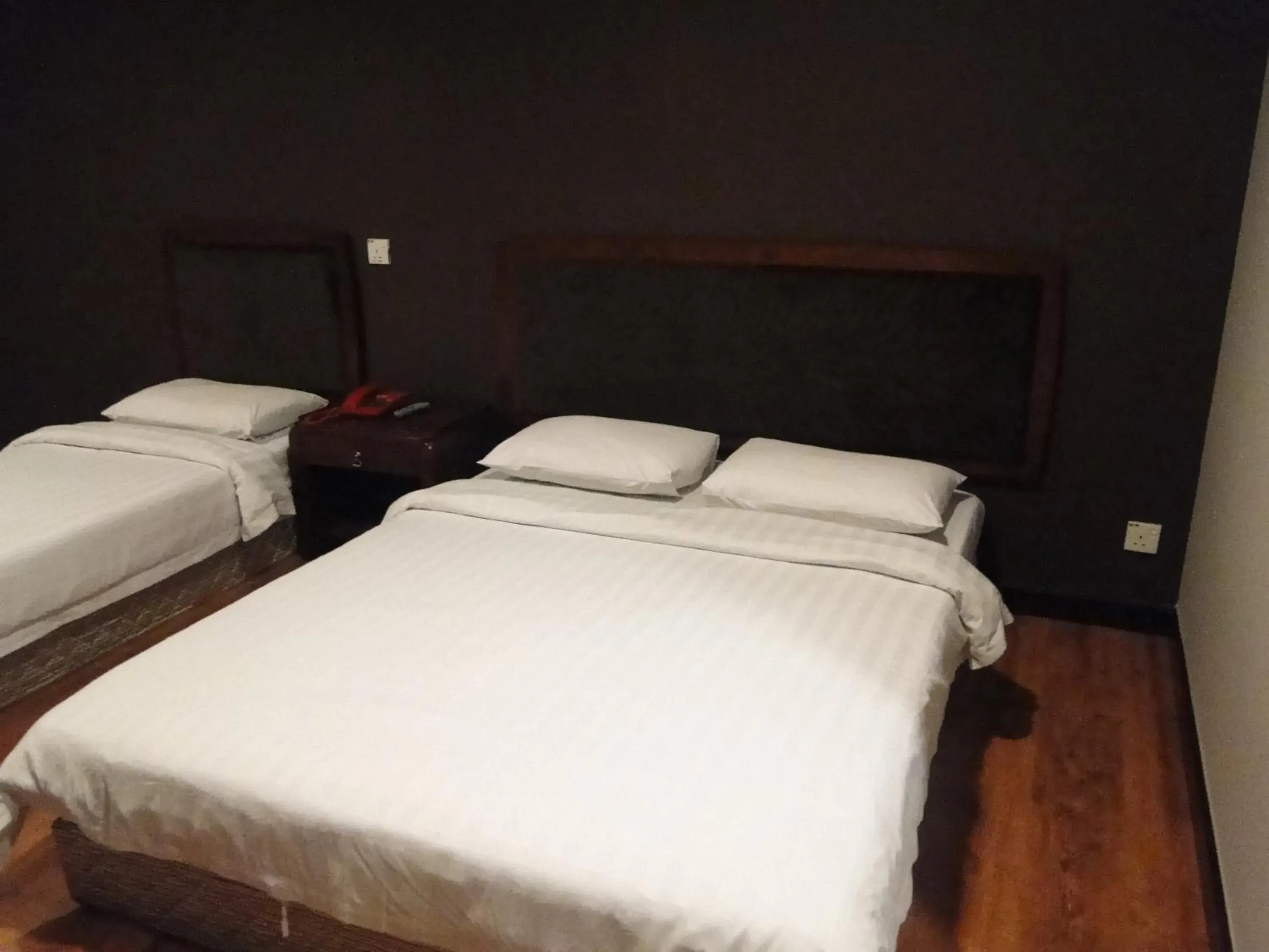 Bed in Hotel Sadong 88