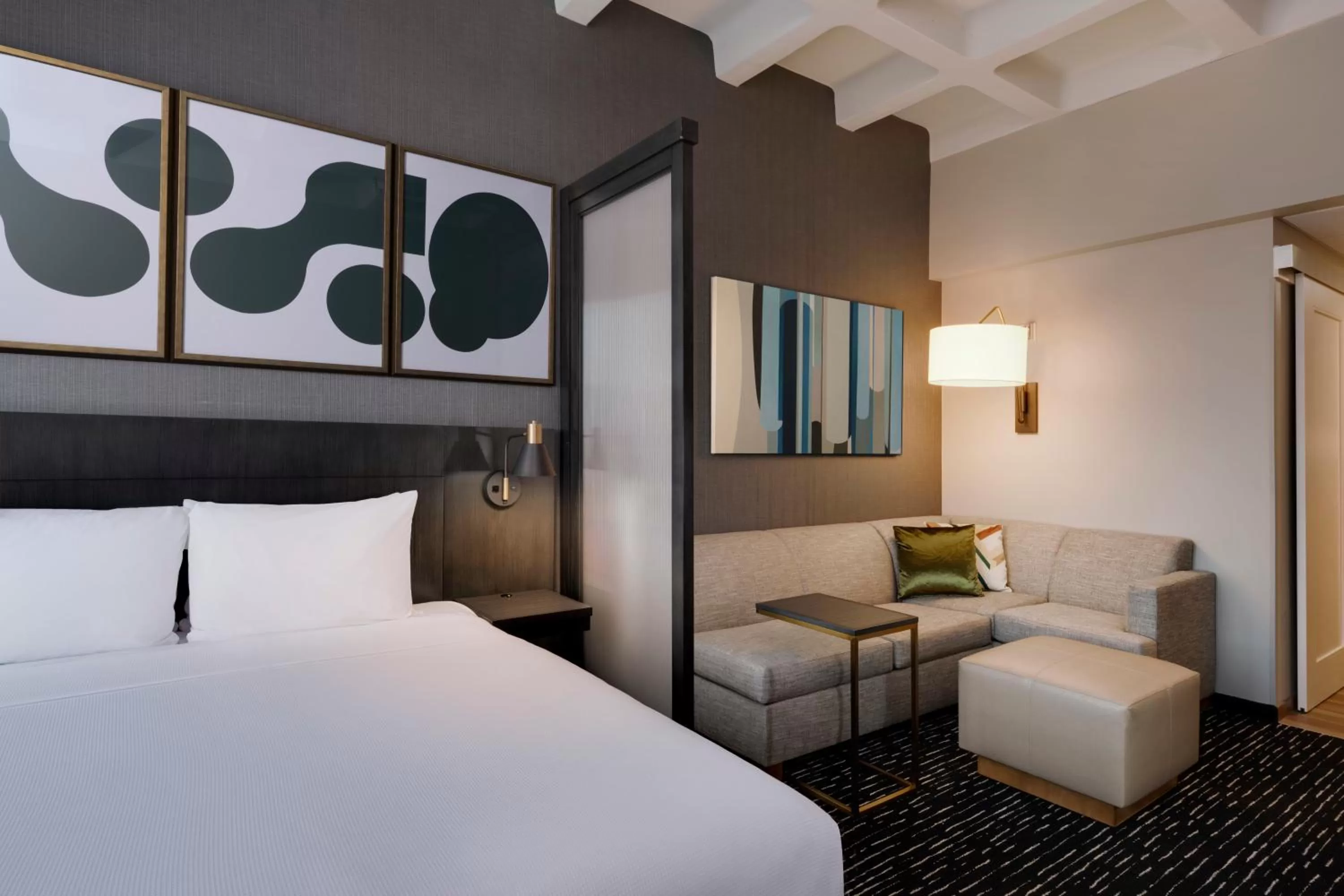 Photo of the whole room, Bed in Hyatt Place LAX/Century BLVD