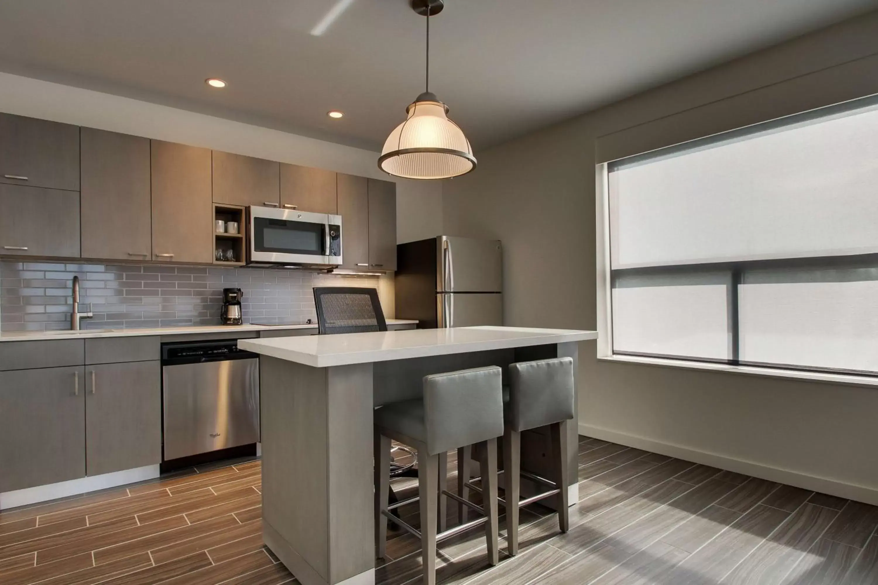 Photo of the whole room, Kitchen/Kitchenette in Hyatt House Oak Brook