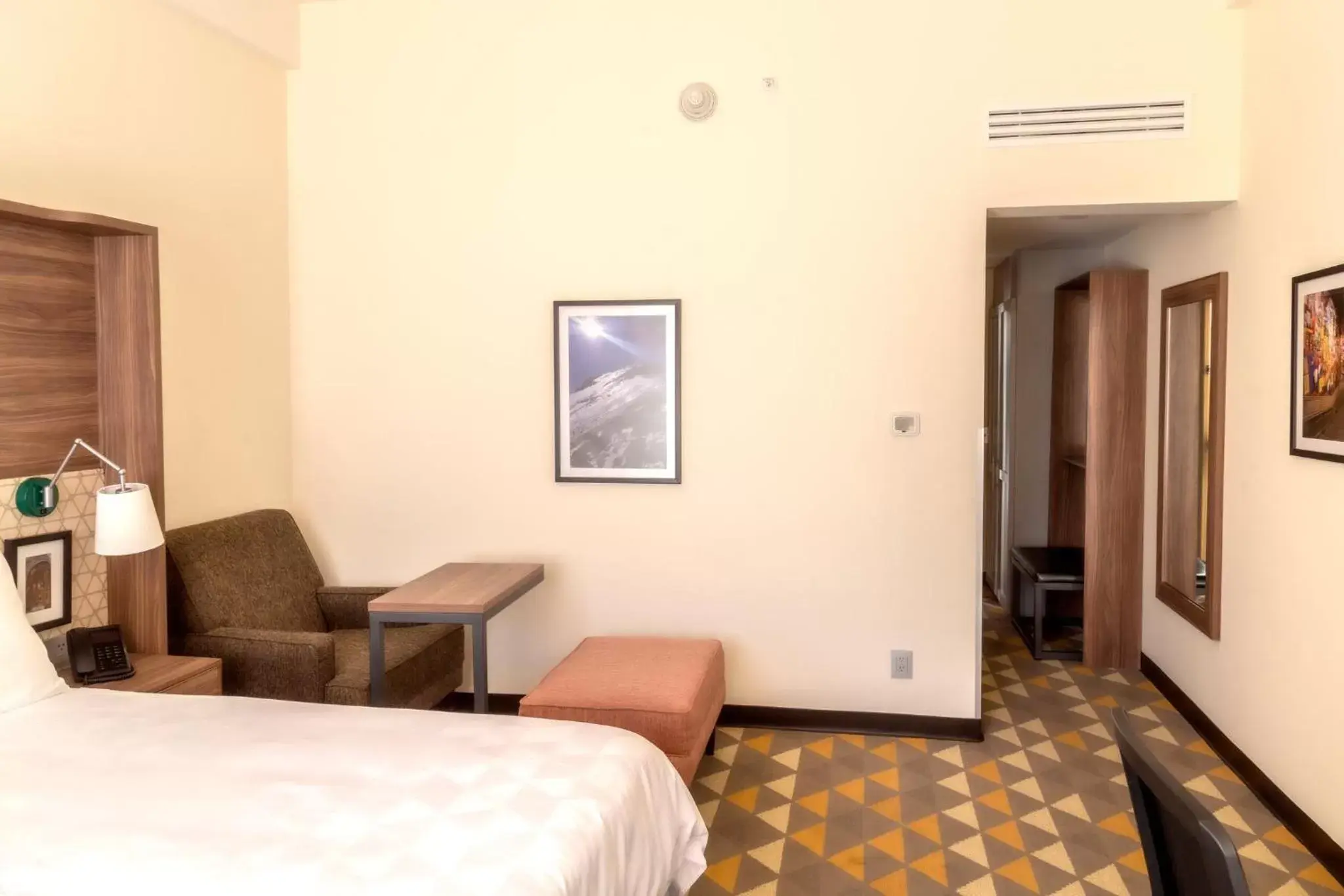 Bedroom, Seating Area in Holiday Inn Tlaxcala, an IHG Hotel