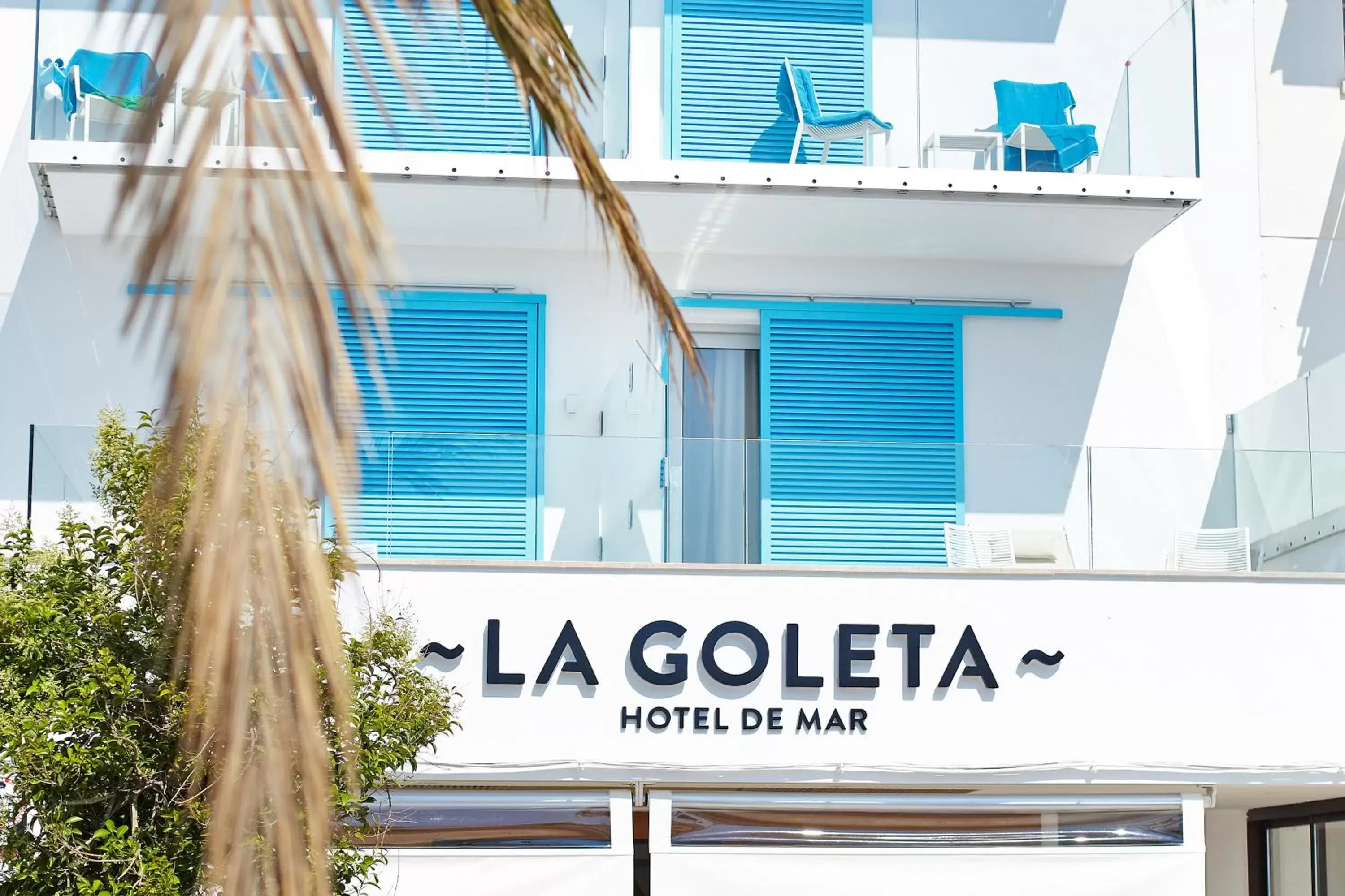 Facade/Entrance in La Goleta Hotel de Mar - Adults Only